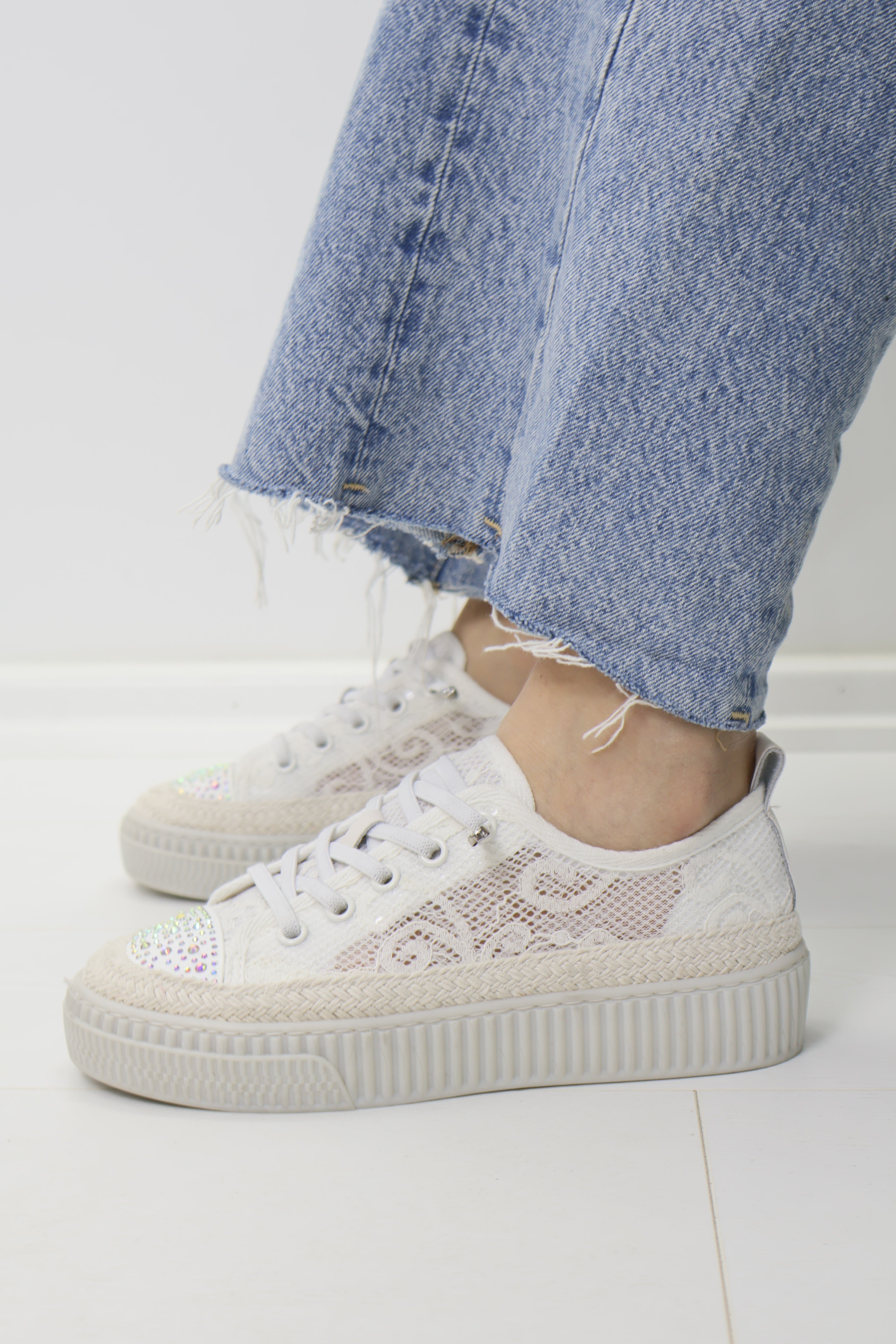 Montera Kristal Taş Detaylı Dantel Hasir Tabanlı Beyaz Sneaker