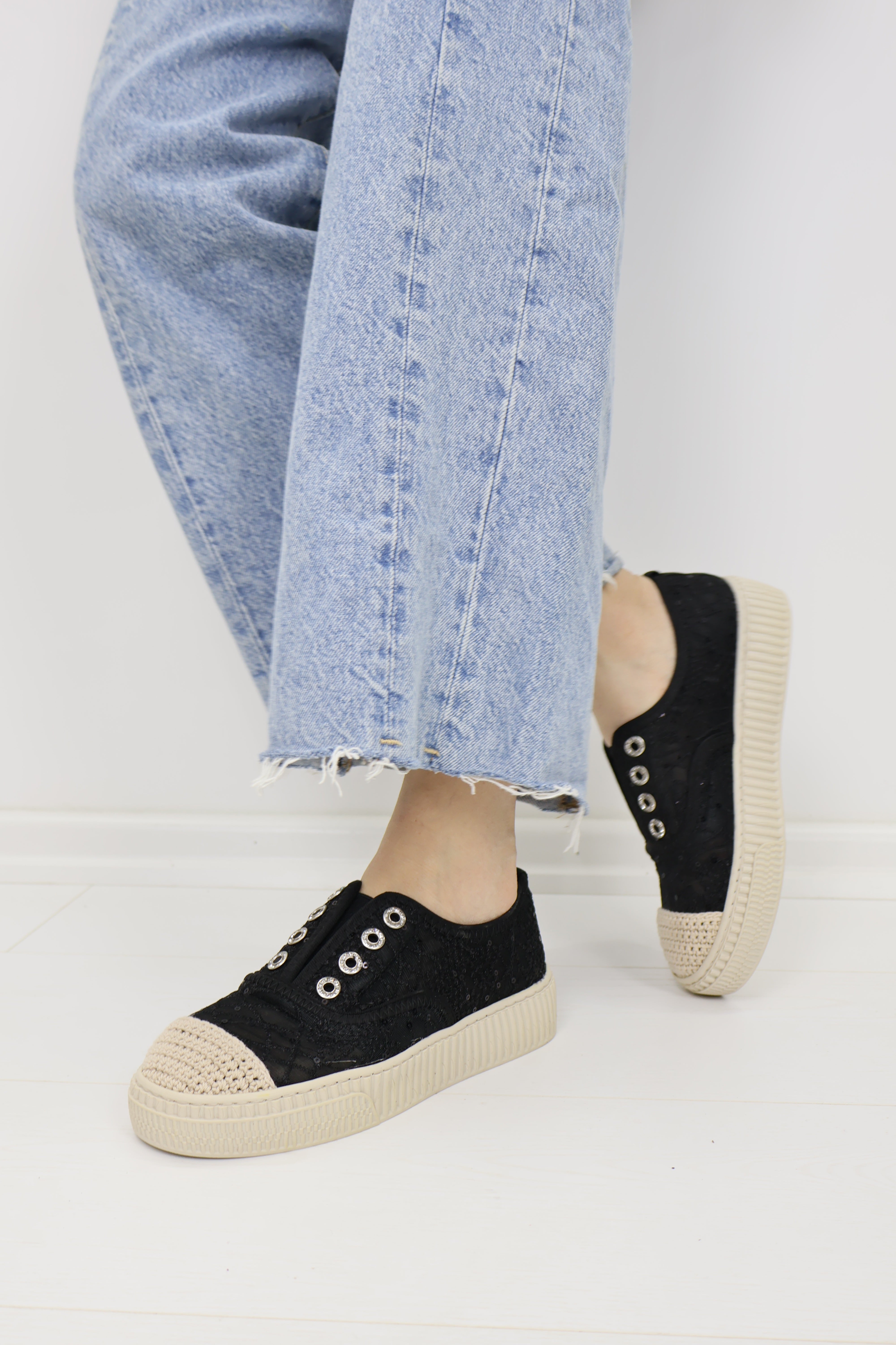 Vyllorna Dantel Hasir Burunlu Bağcıksız Siyah Platform Sneaker