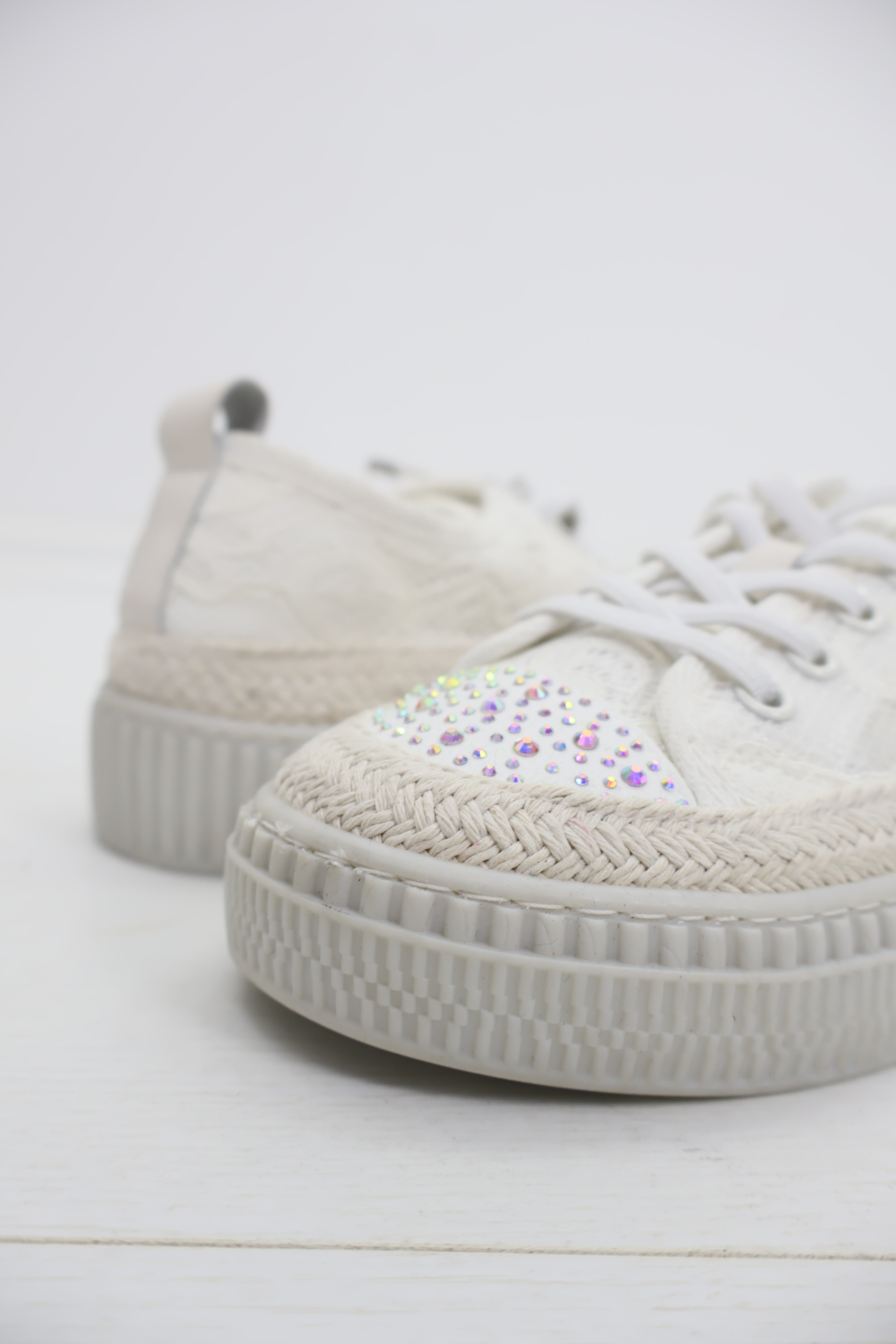 Montera Kristal Taş Detaylı Dantel Hasir Tabanlı Beyaz Sneaker