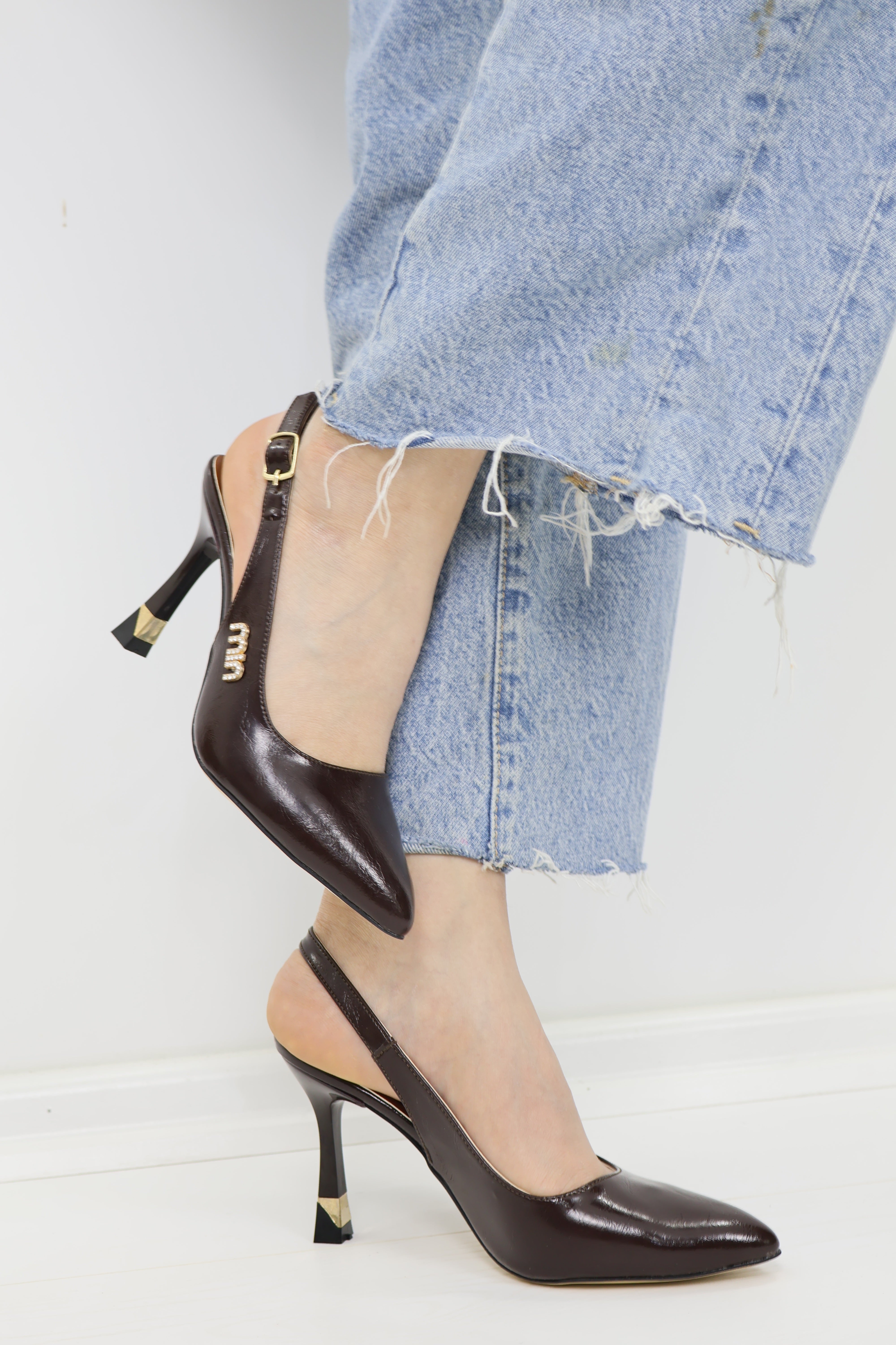 Miu Miu Rugan Slingback Sivri Burun Altın Topuklu Stiletto Kahverengi