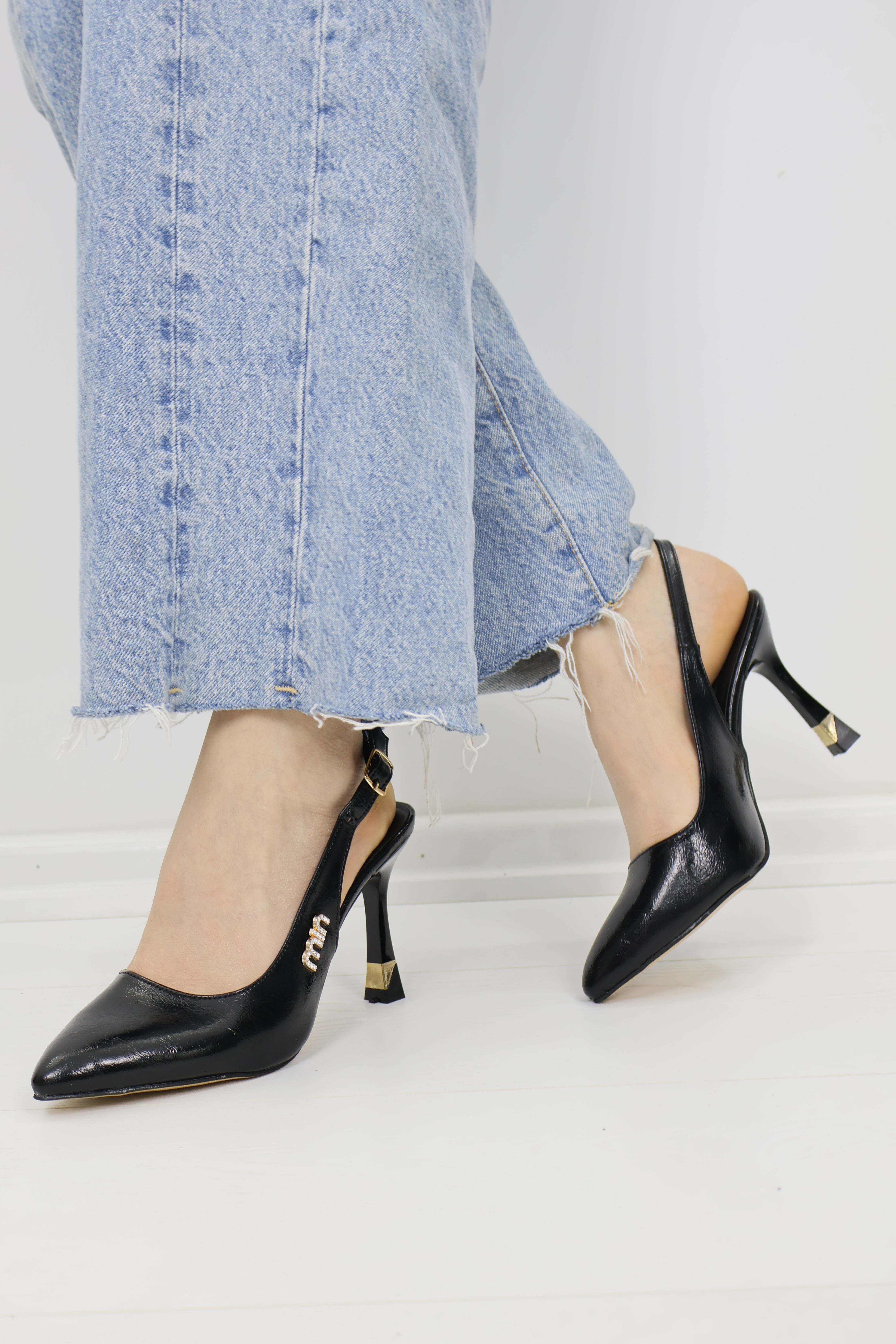 Miu Miu Rugan Slingback Sivri Burun Altın Topuklu Stiletto Siyah