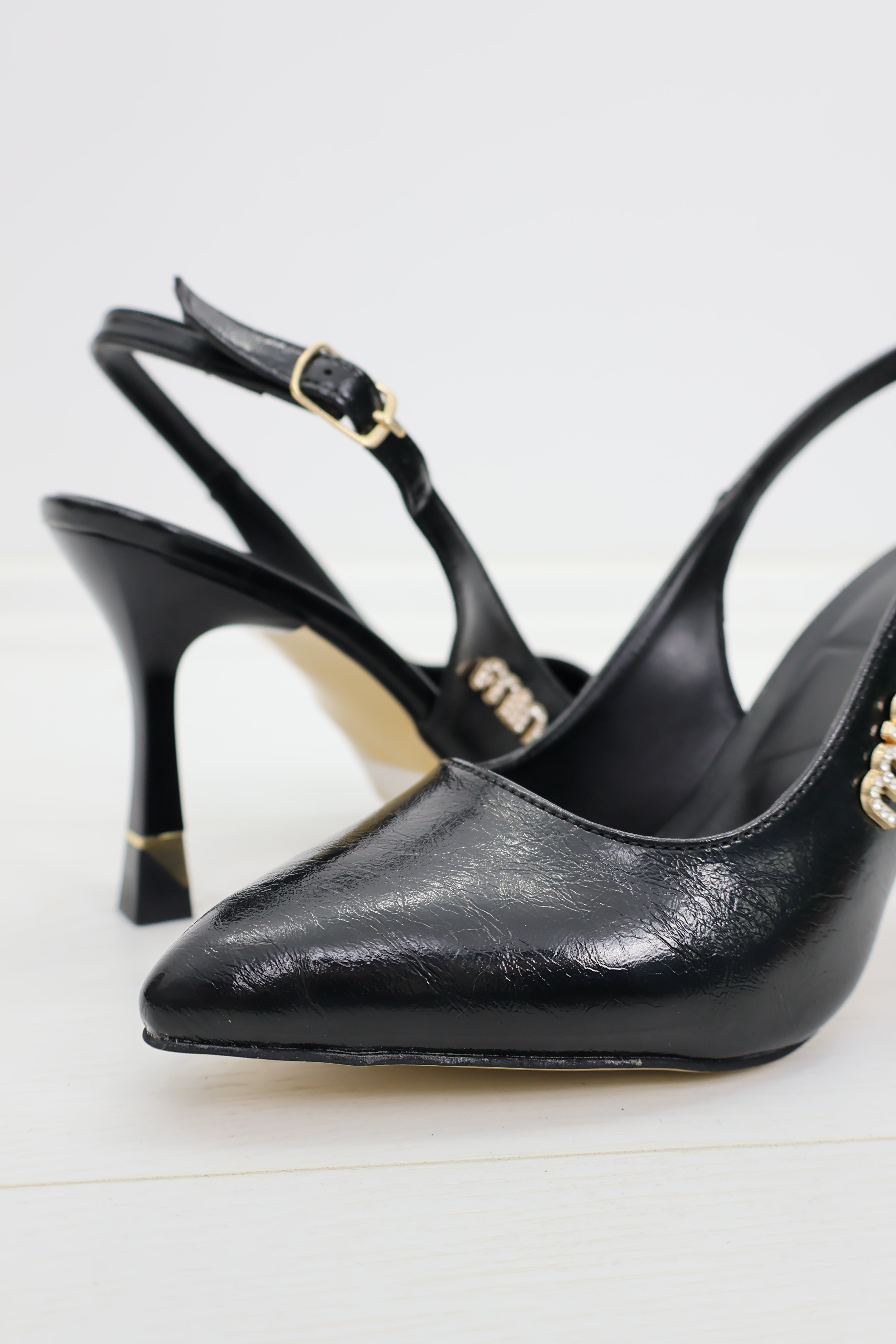 Miu Miu Rugan Slingback Sivri Burun Altın Topuklu Stiletto Siyah