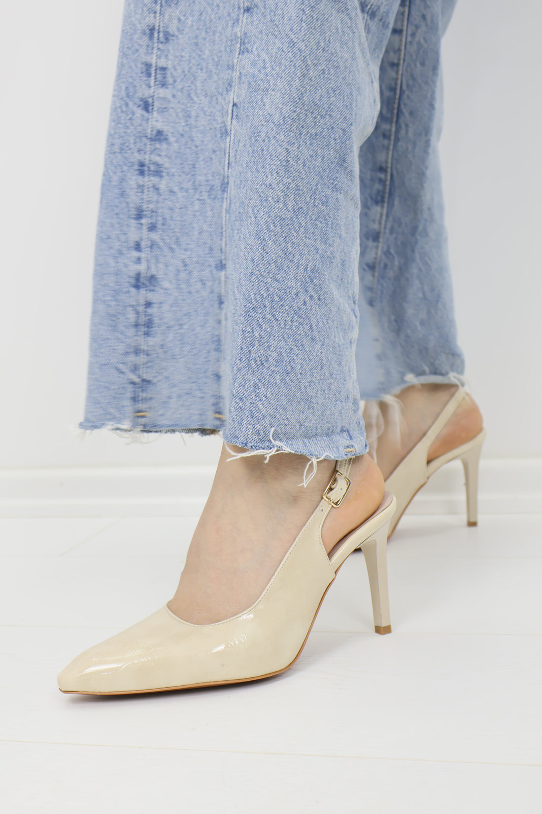 Rugan Slingback Sivri Burun İnce Topuklu Stiletto Bej