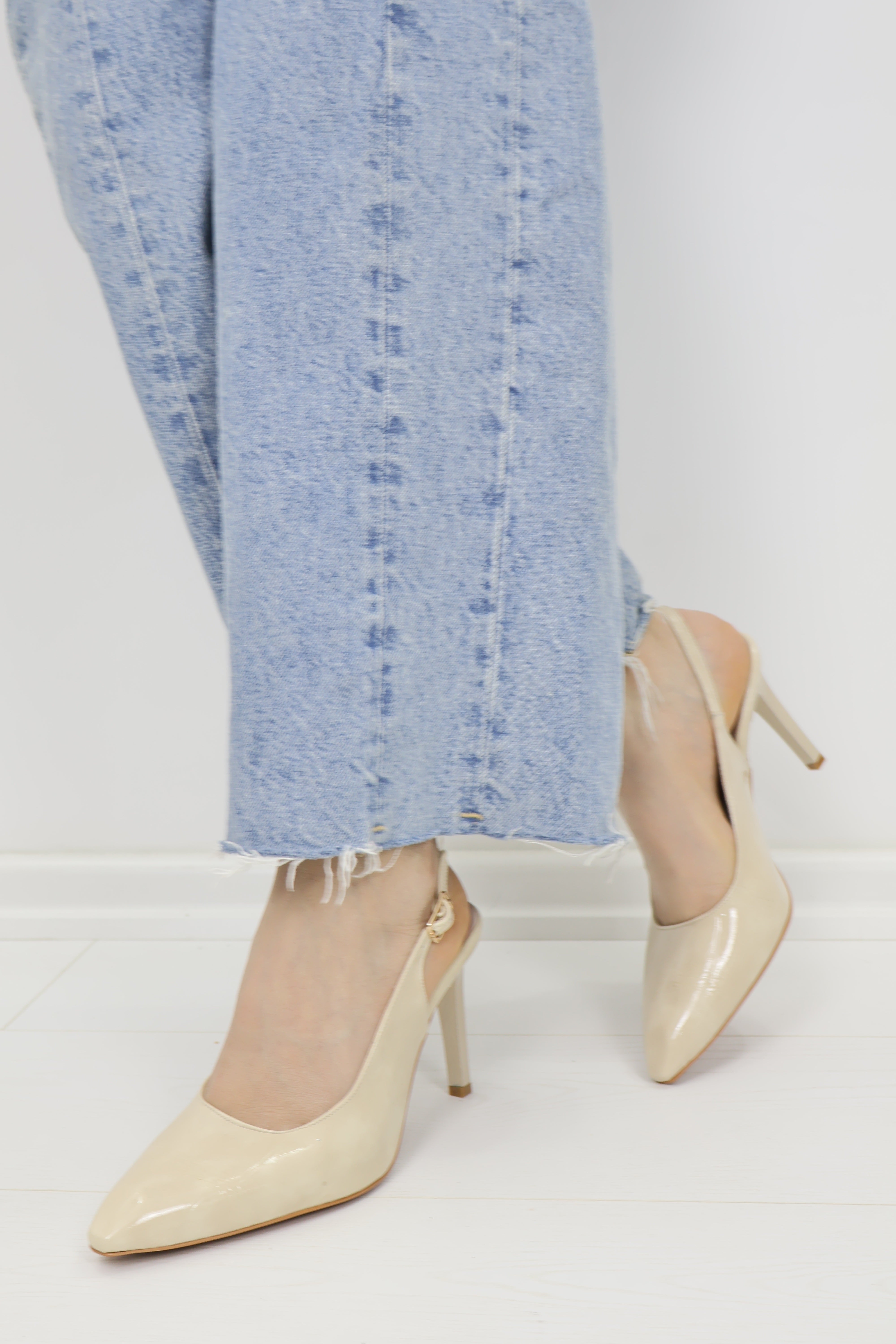Rugan Slingback Sivri Burun İnce Topuklu Stiletto Bej