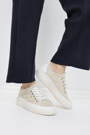 Taş Detaylı Püskül Kenarlı Sneaker