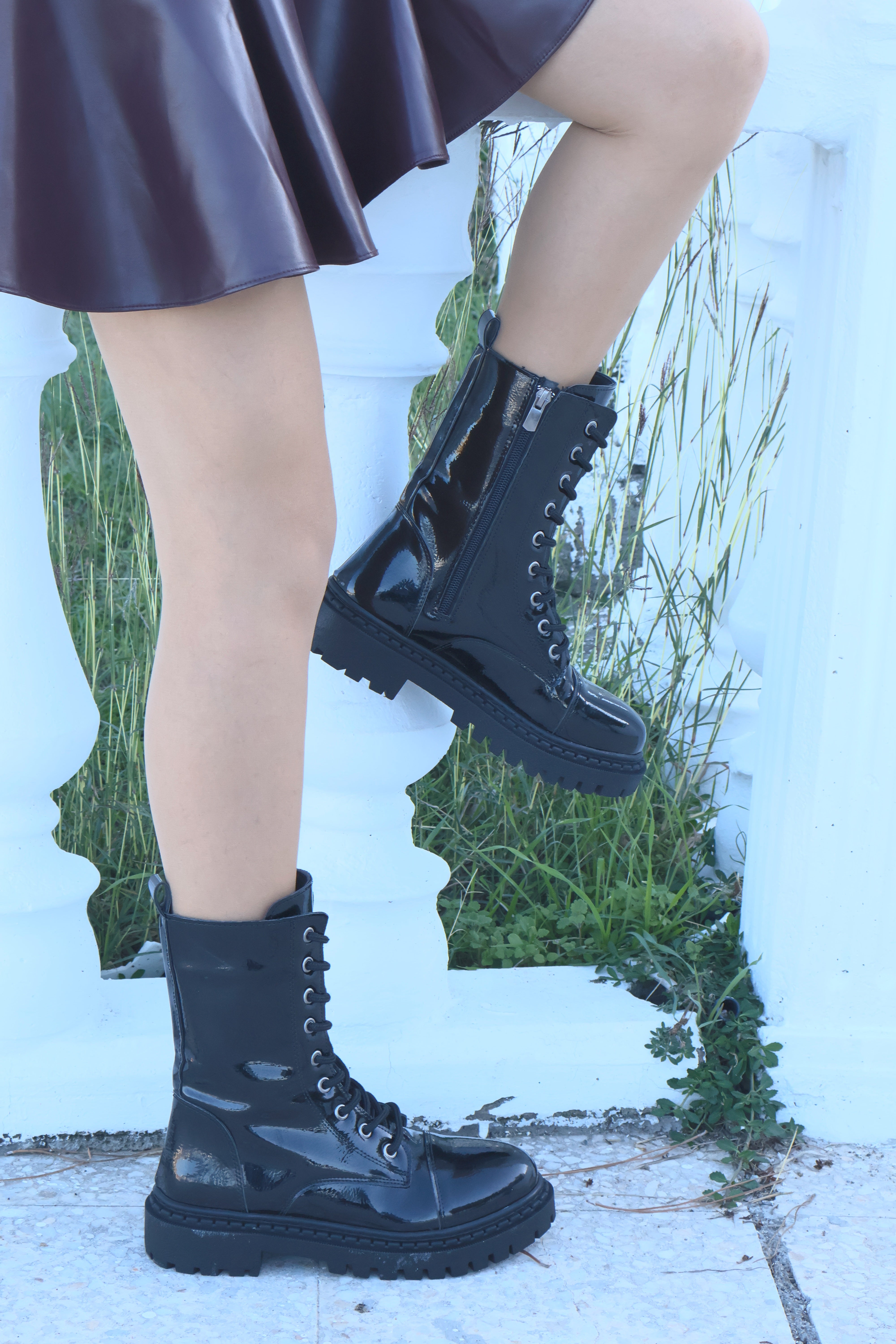 Piola Siyah Rugan Bağcıklı Kadın Postal Bot