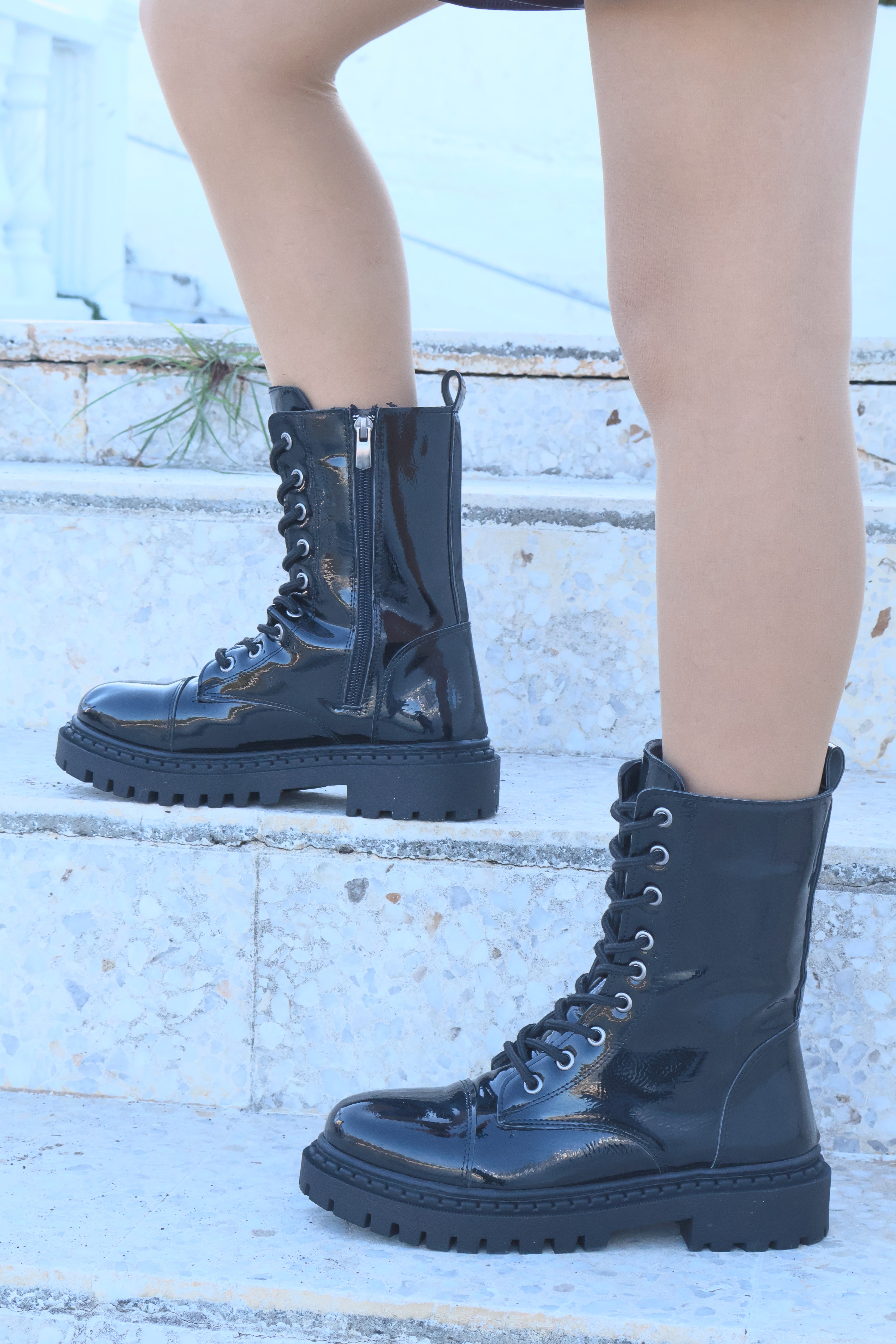 Piola Siyah Rugan Bağcıklı Kadın Postal Bot