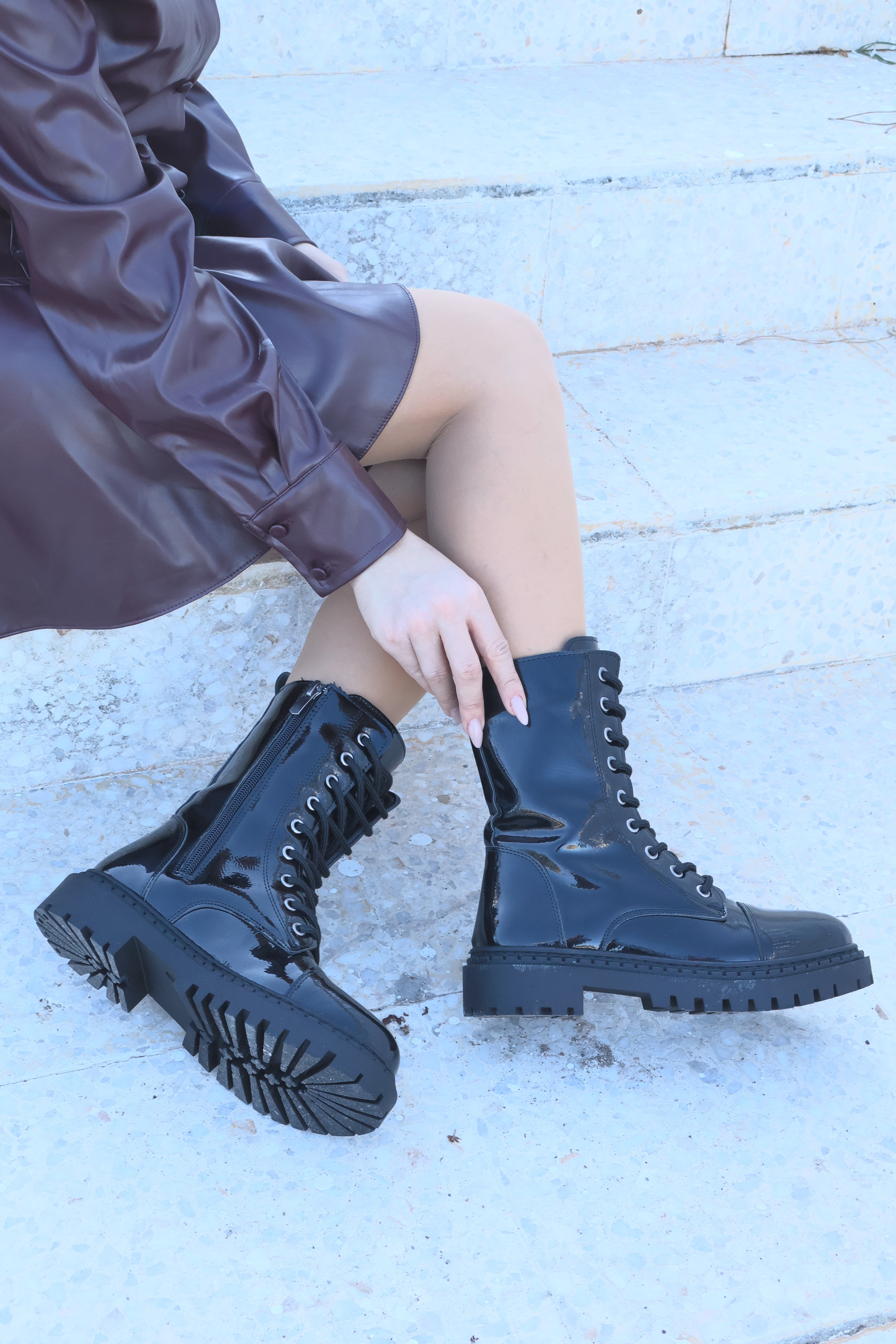 Piola Siyah Rugan Bağcıklı Kadın Postal Bot