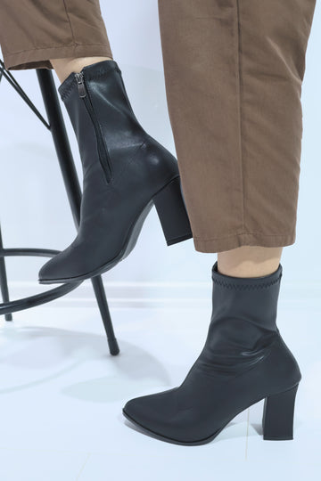 Areson Kısa Topuklu Sivri Burun Streç