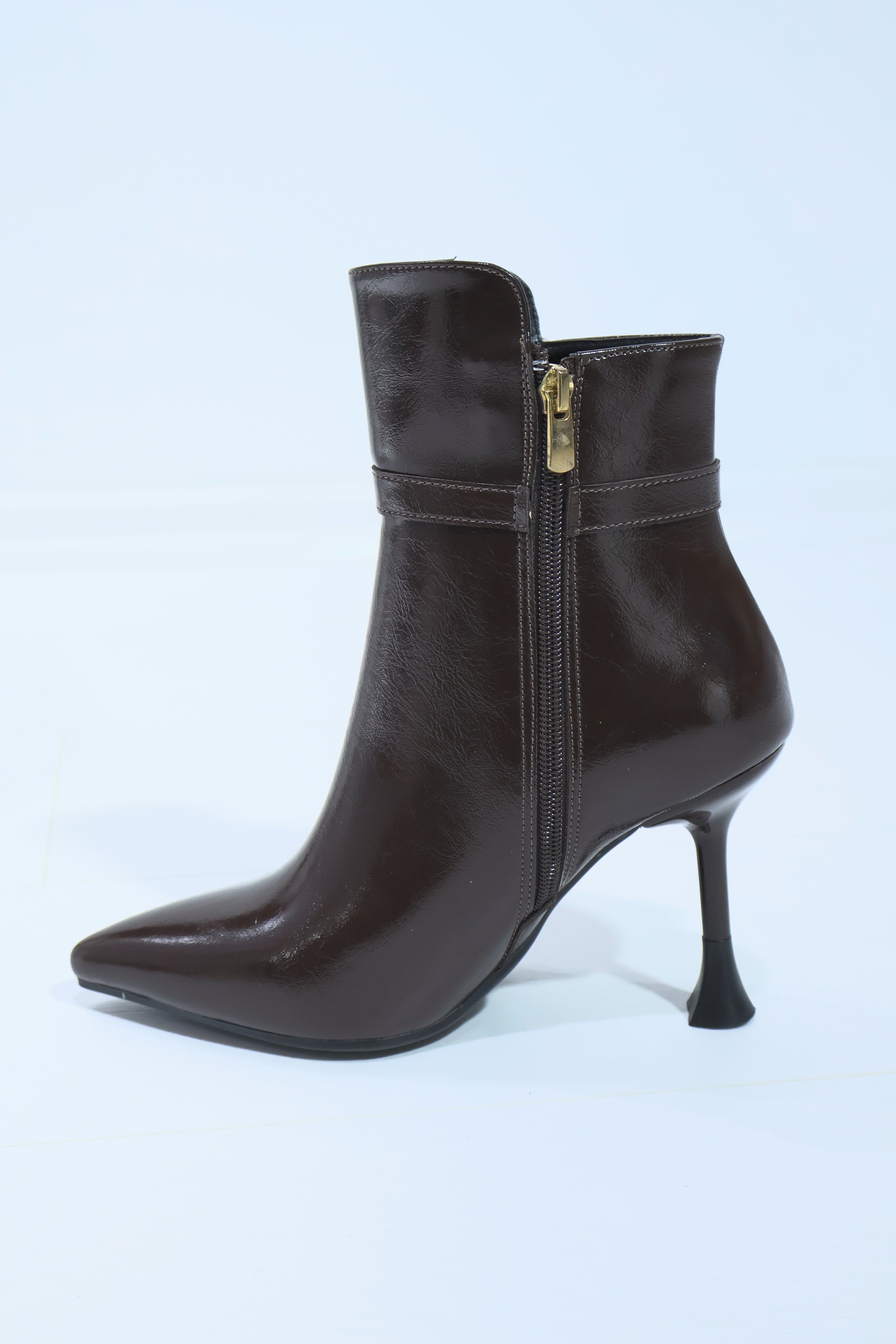 Crısta Kadın Gold Toka Detaylı İnce Topuklu Bot