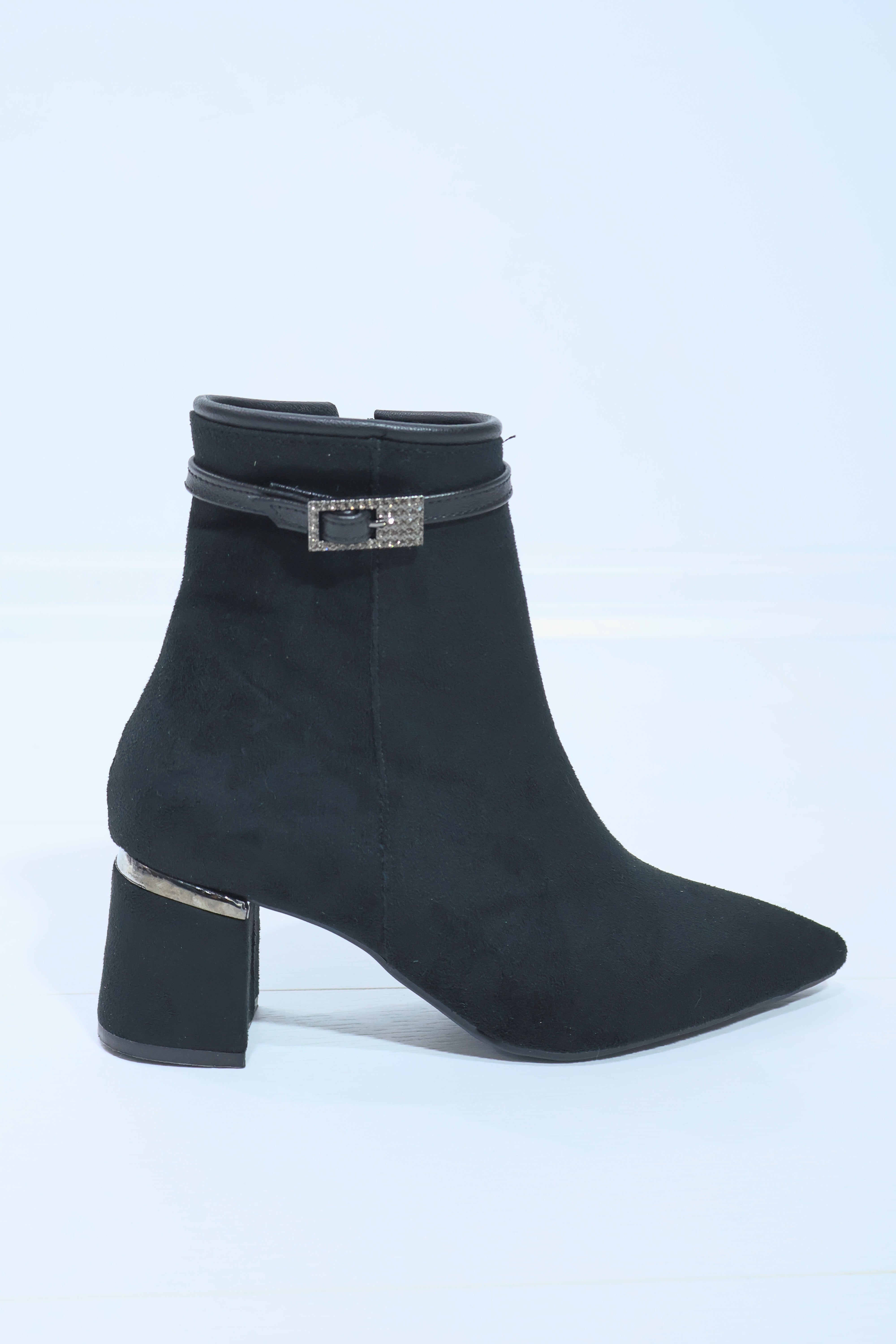 Darla Siyah Süet Taş Detaylı