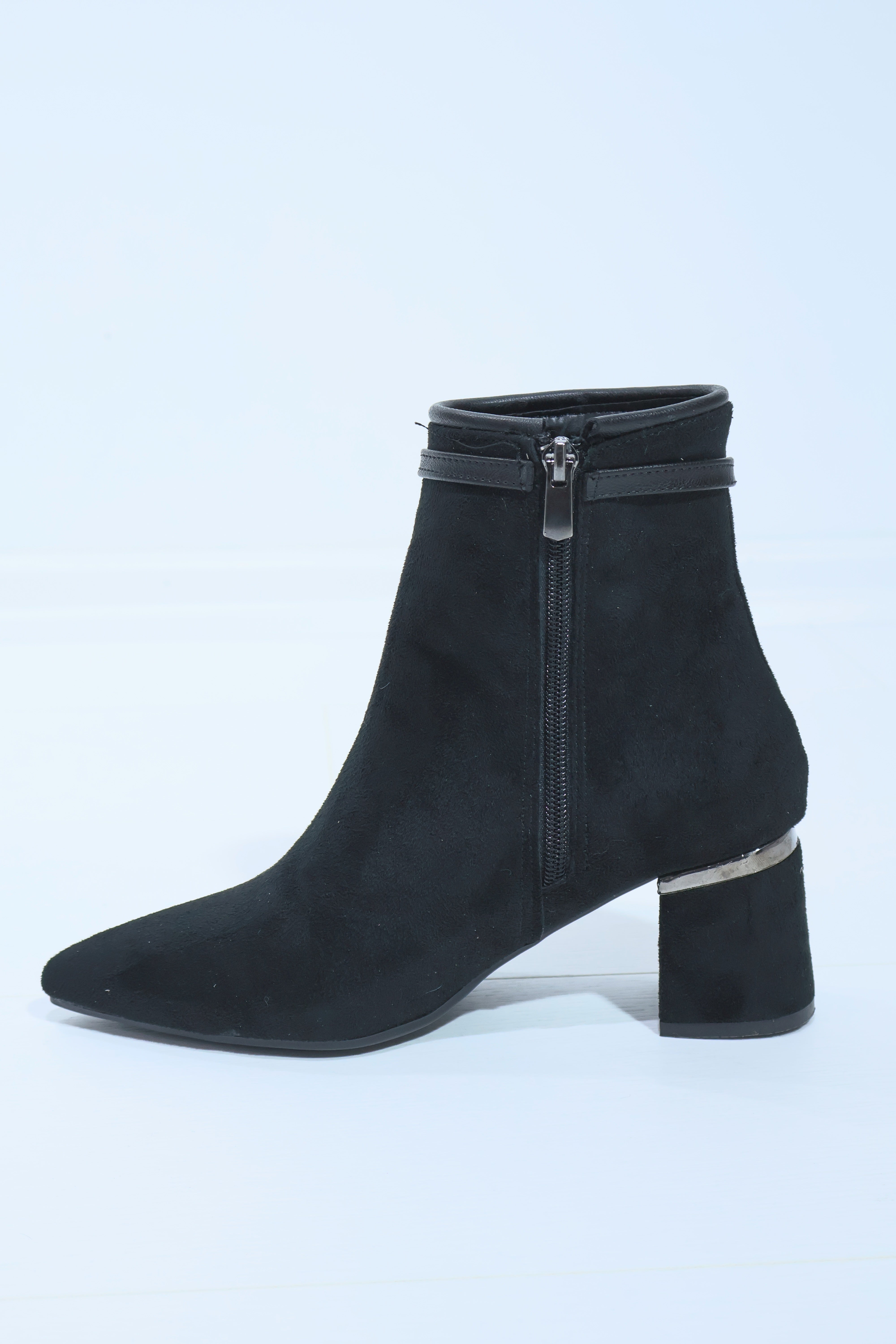 Darla Siyah Süet Taş Detaylı