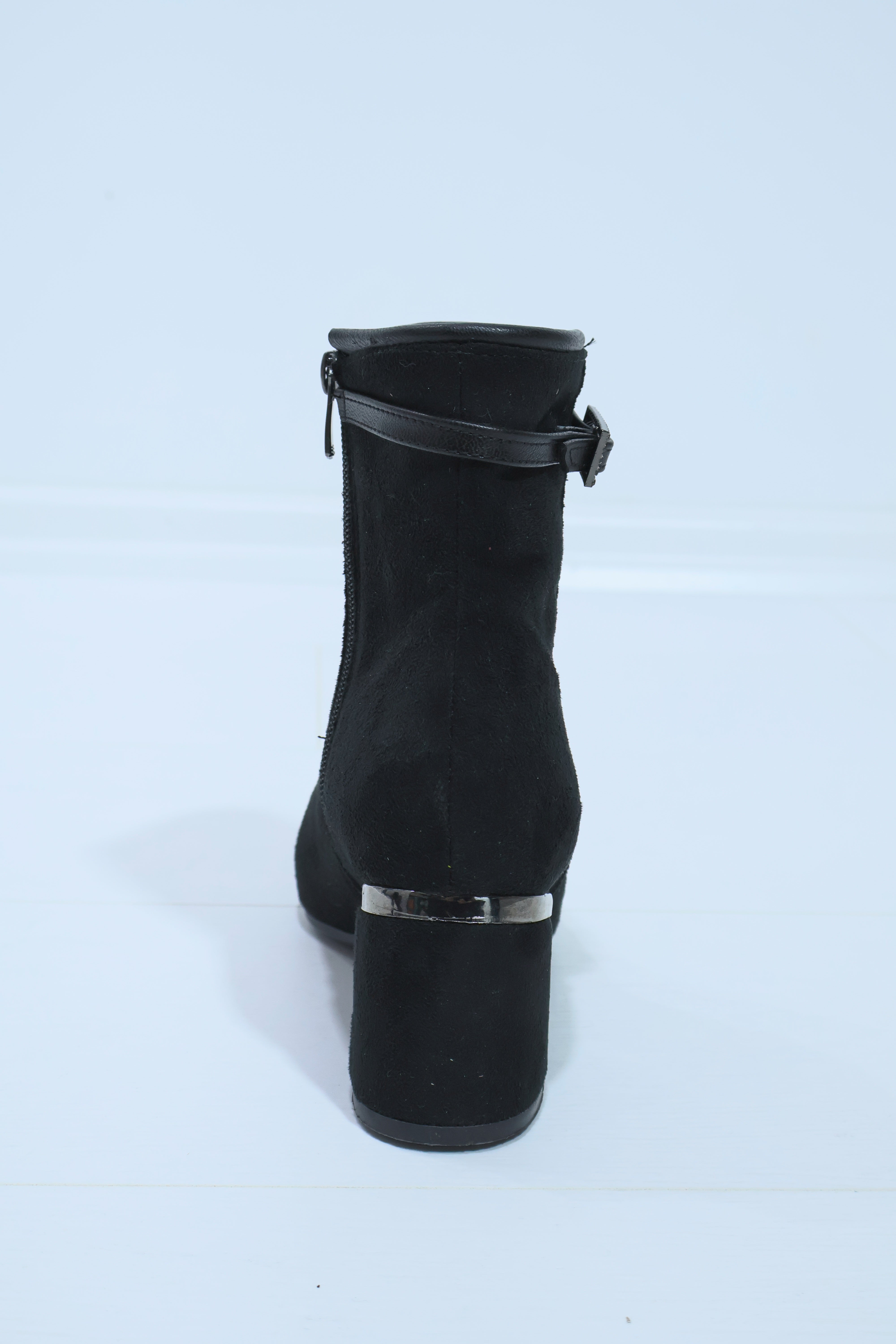 Darla Siyah Süet Taş Detaylı