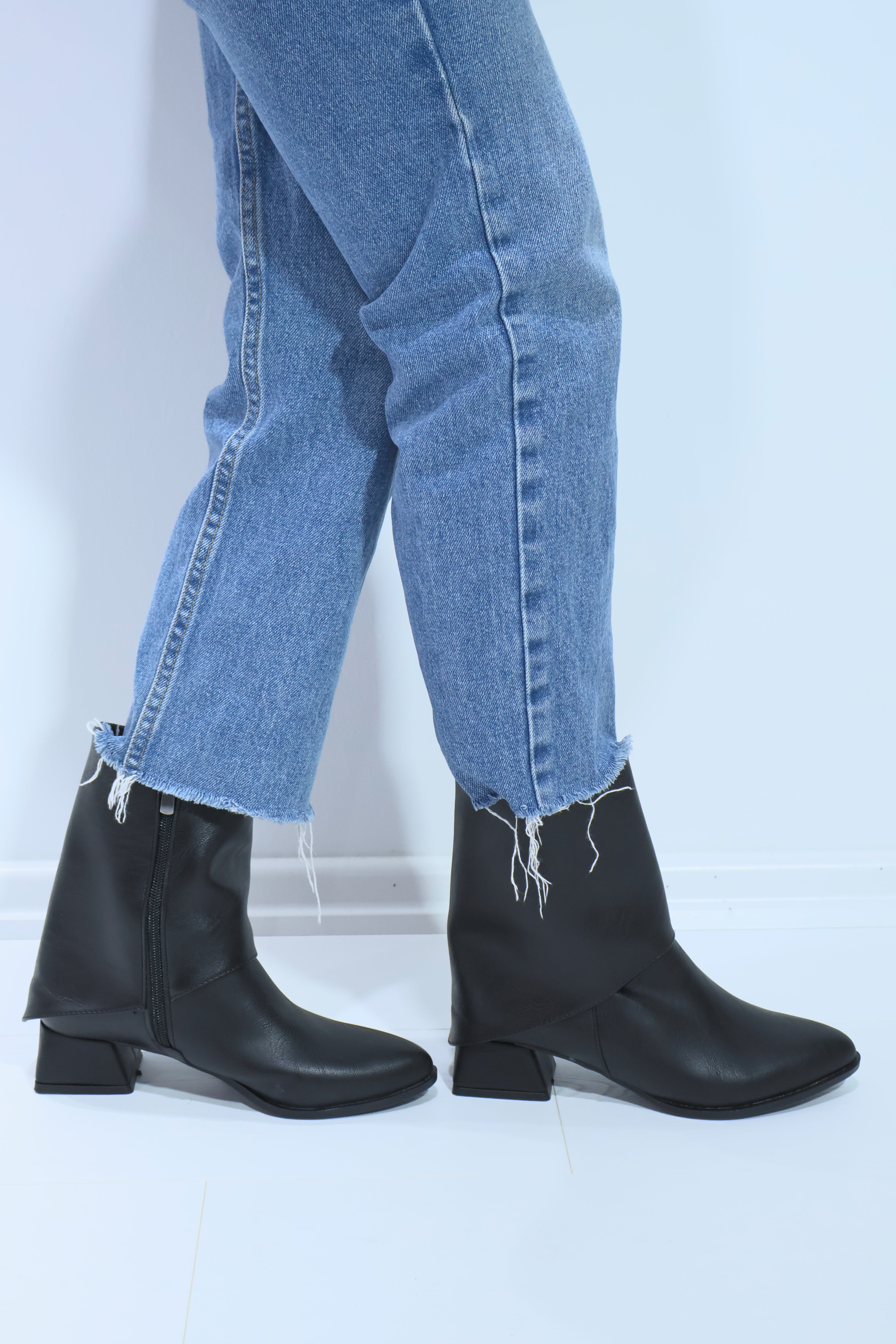 Diorin Kadın Siyah Kovboy Orta Topuk