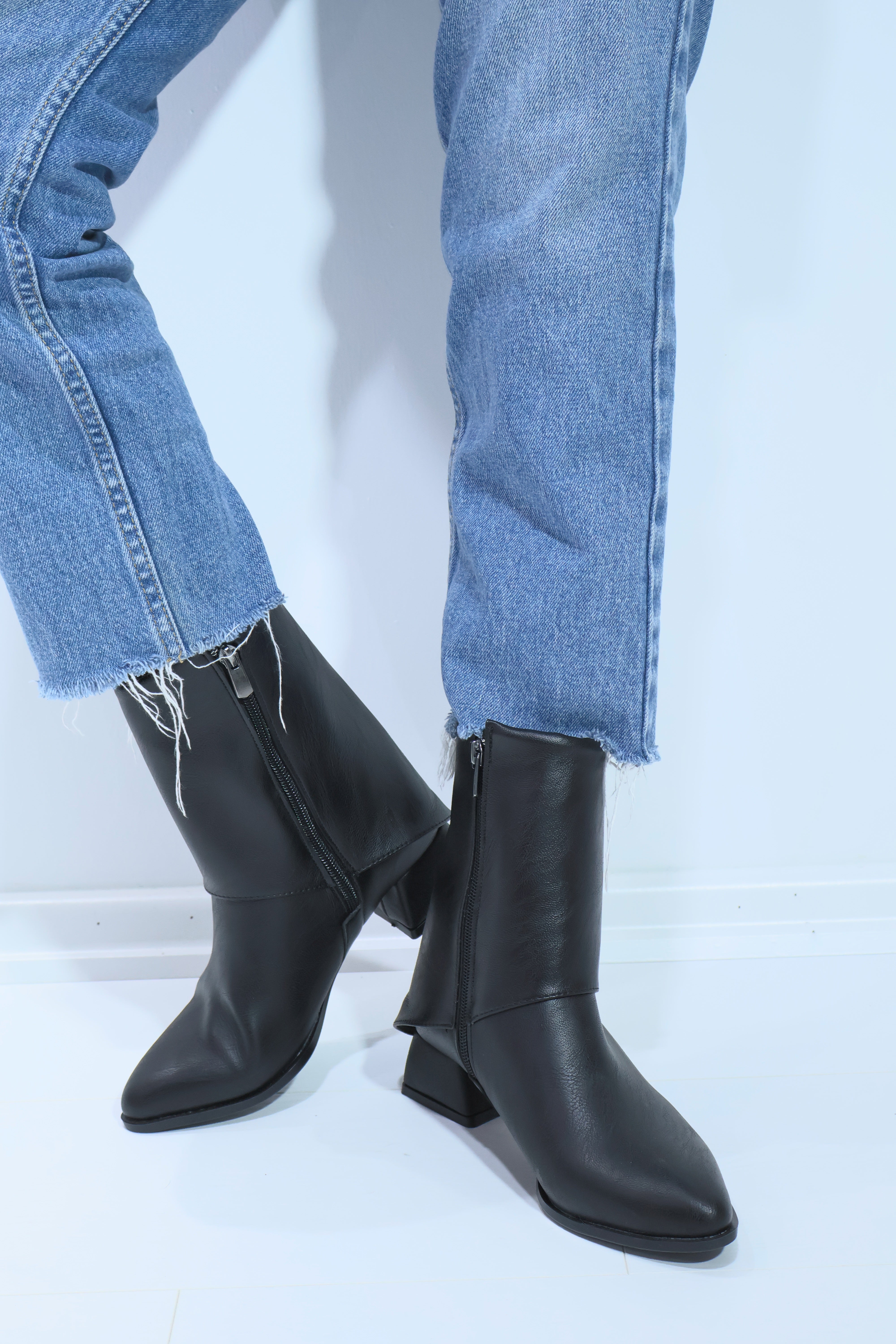 Diorin Kadın Siyah Kovboy Orta Topuk