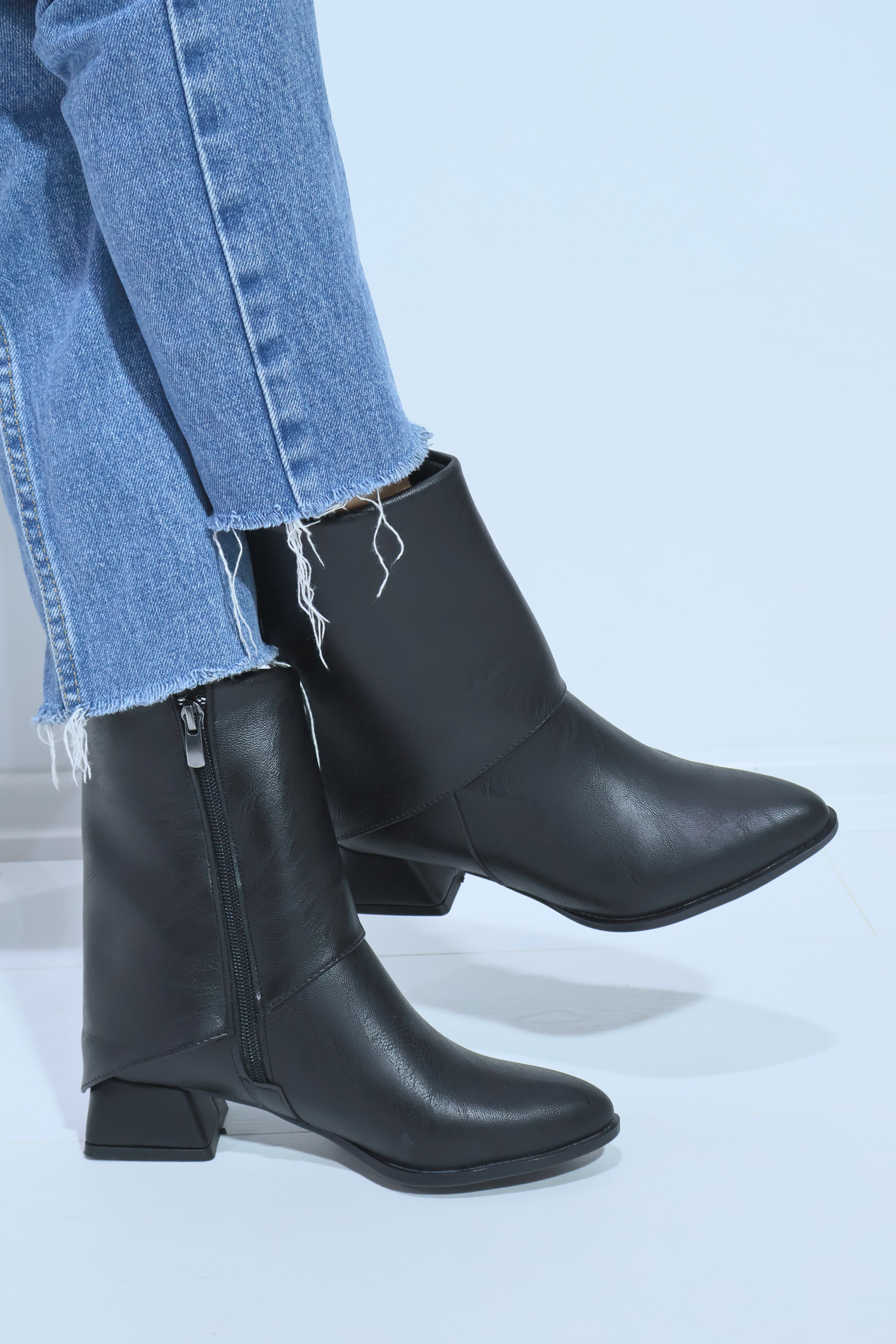 Diorin Kadın Siyah Kovboy Orta Topuk