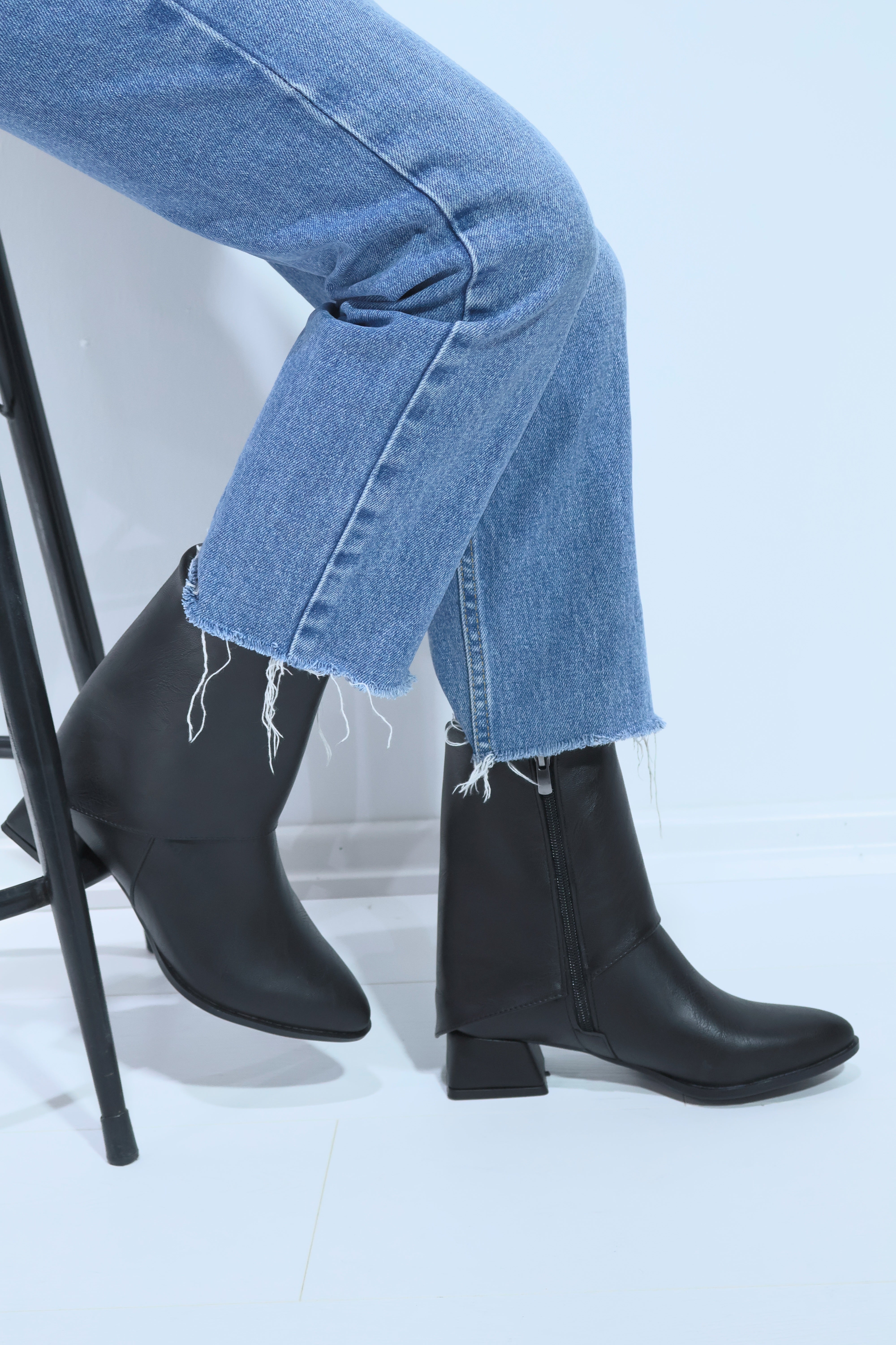 Diorin Kadın Siyah Kovboy Orta Topuk