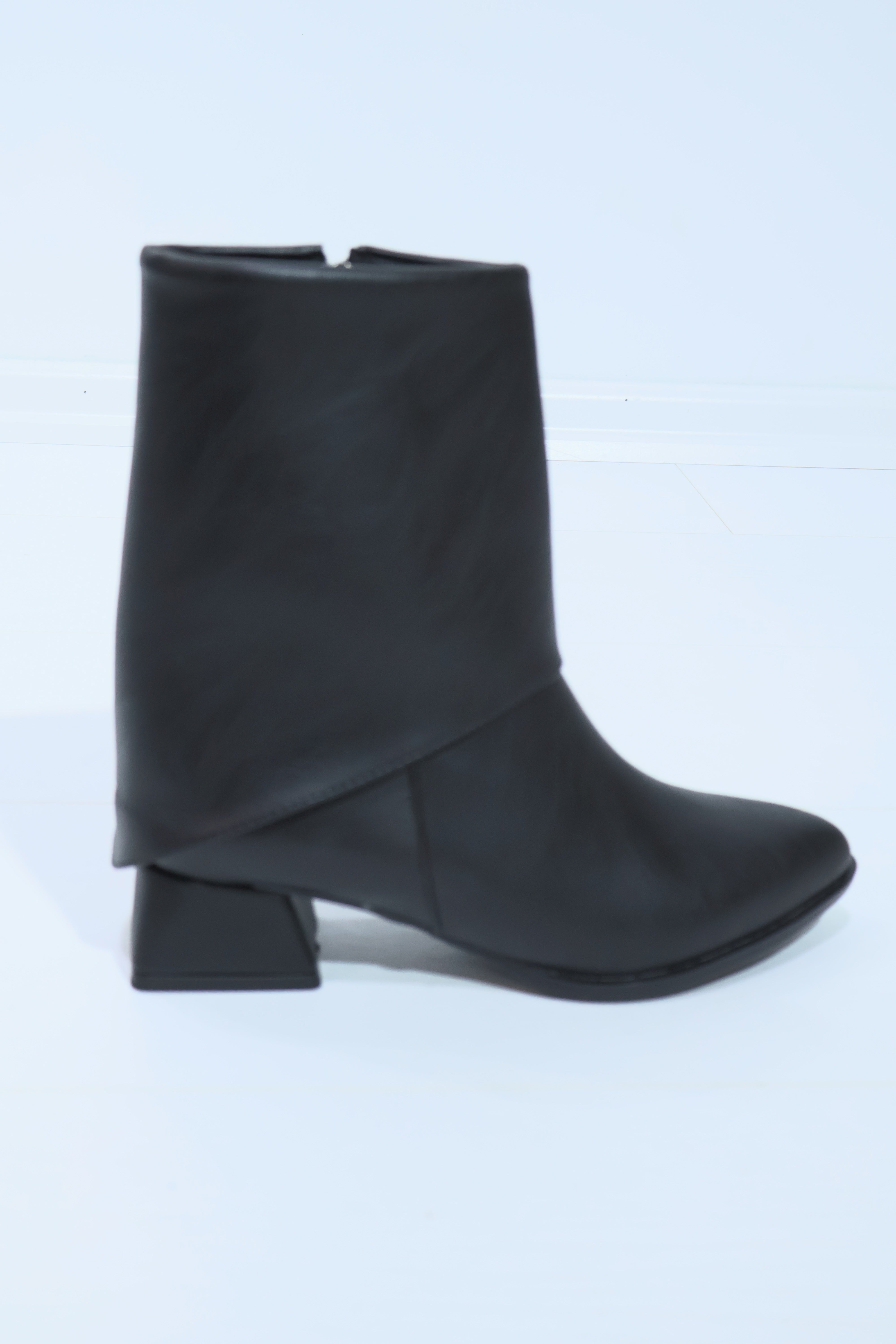 Diorin Kadın Siyah Kovboy Orta Topuk