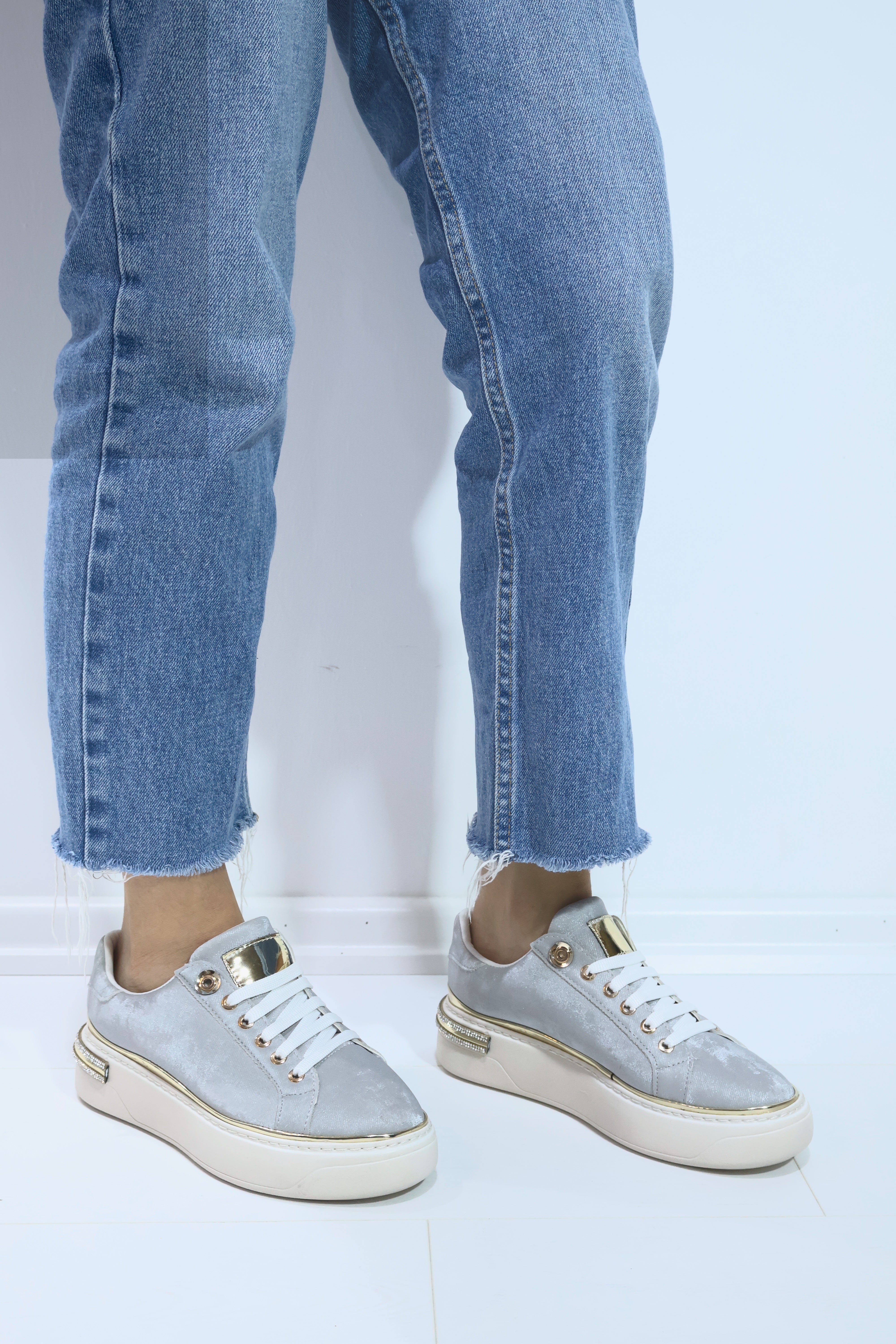 Kadın Süvet İnce Şerit Detaylı Spor Ayakkabı