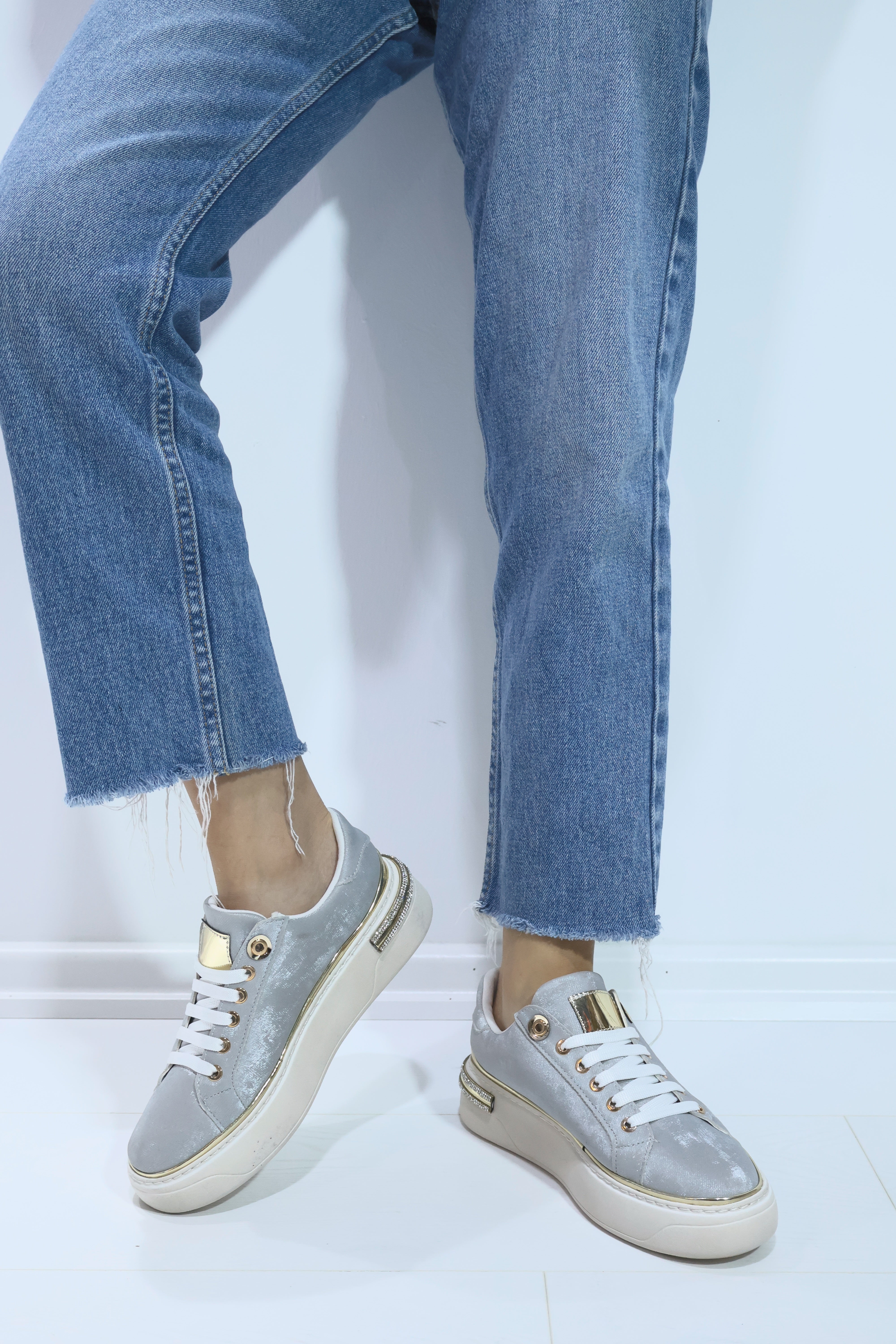 Kadın Süvet İnce Şerit Detaylı Spor Ayakkabı