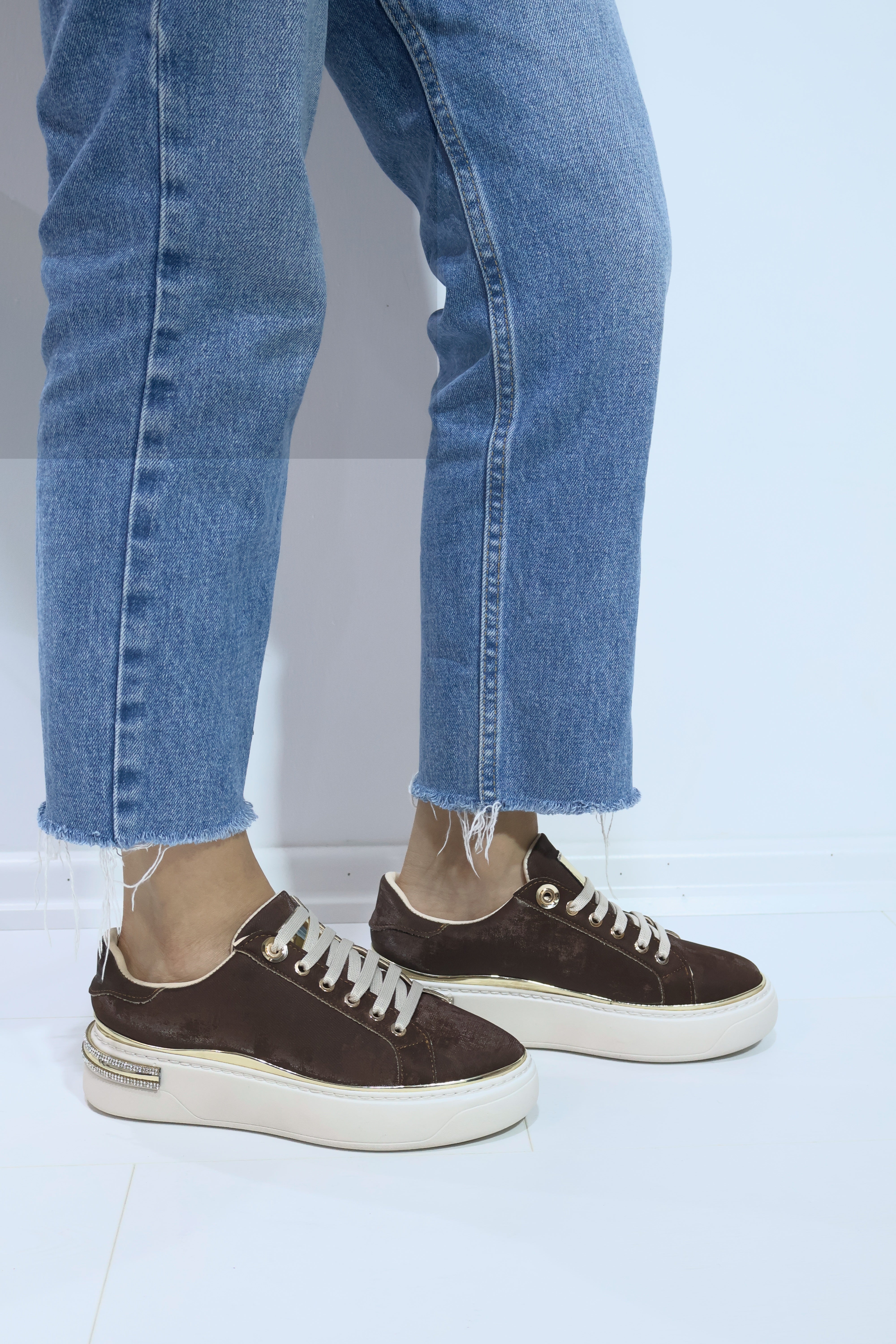 Kadın Süvet İnce Şerit Detaylı Spor Ayakkabı