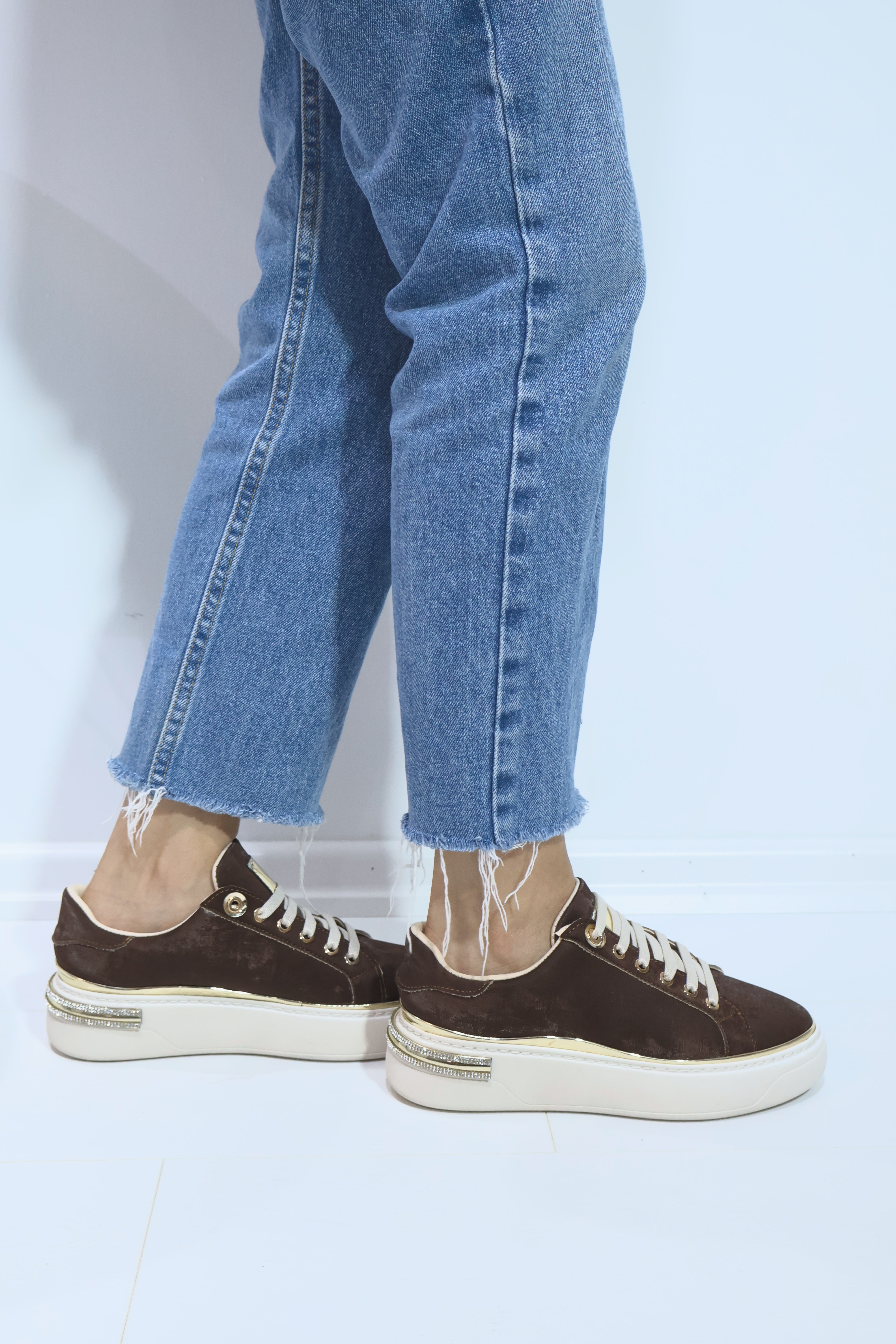 Kadın Süvet İnce Şerit Detaylı Spor Ayakkabı