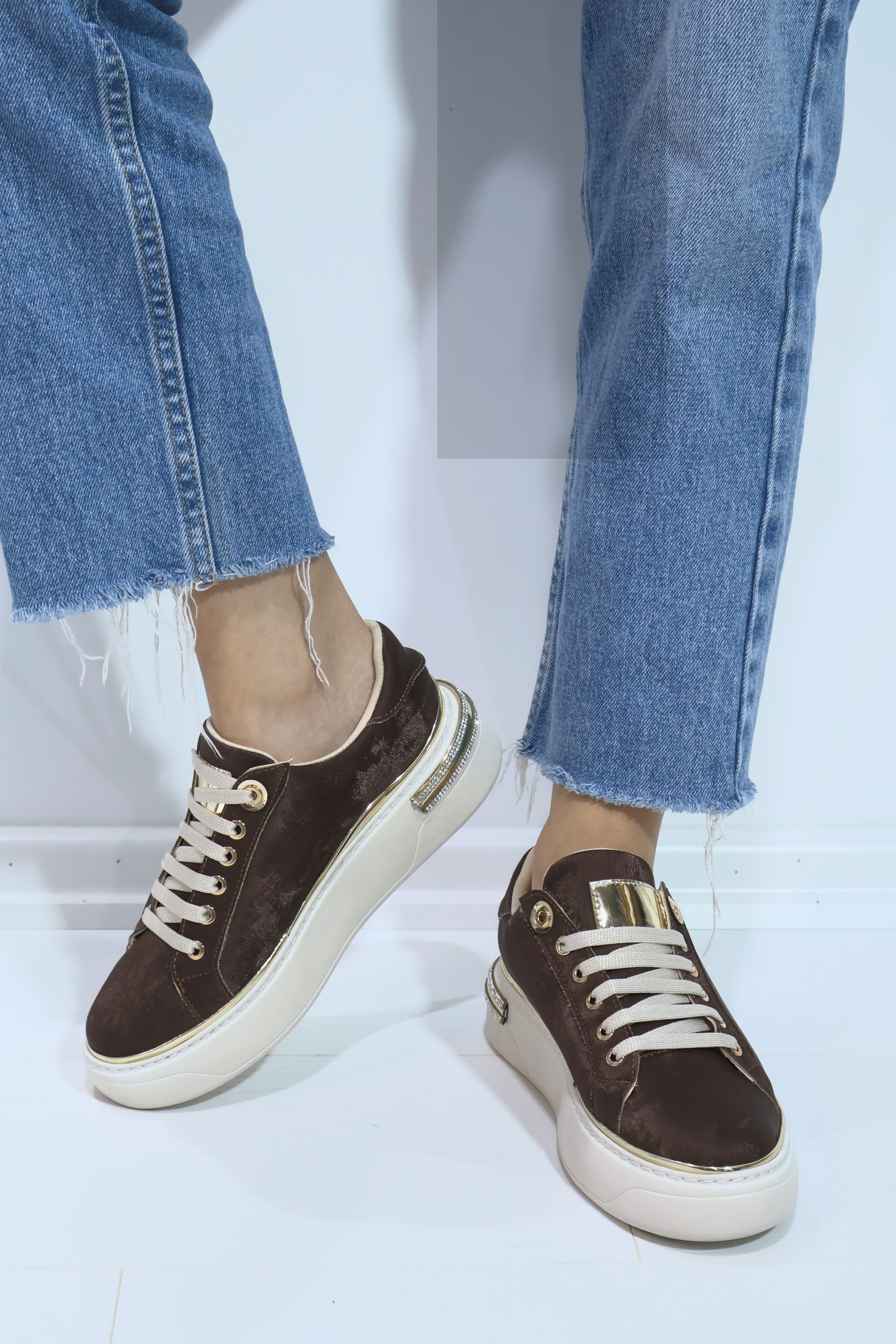 Kadın Süvet İnce Şerit Detaylı Spor Ayakkabı