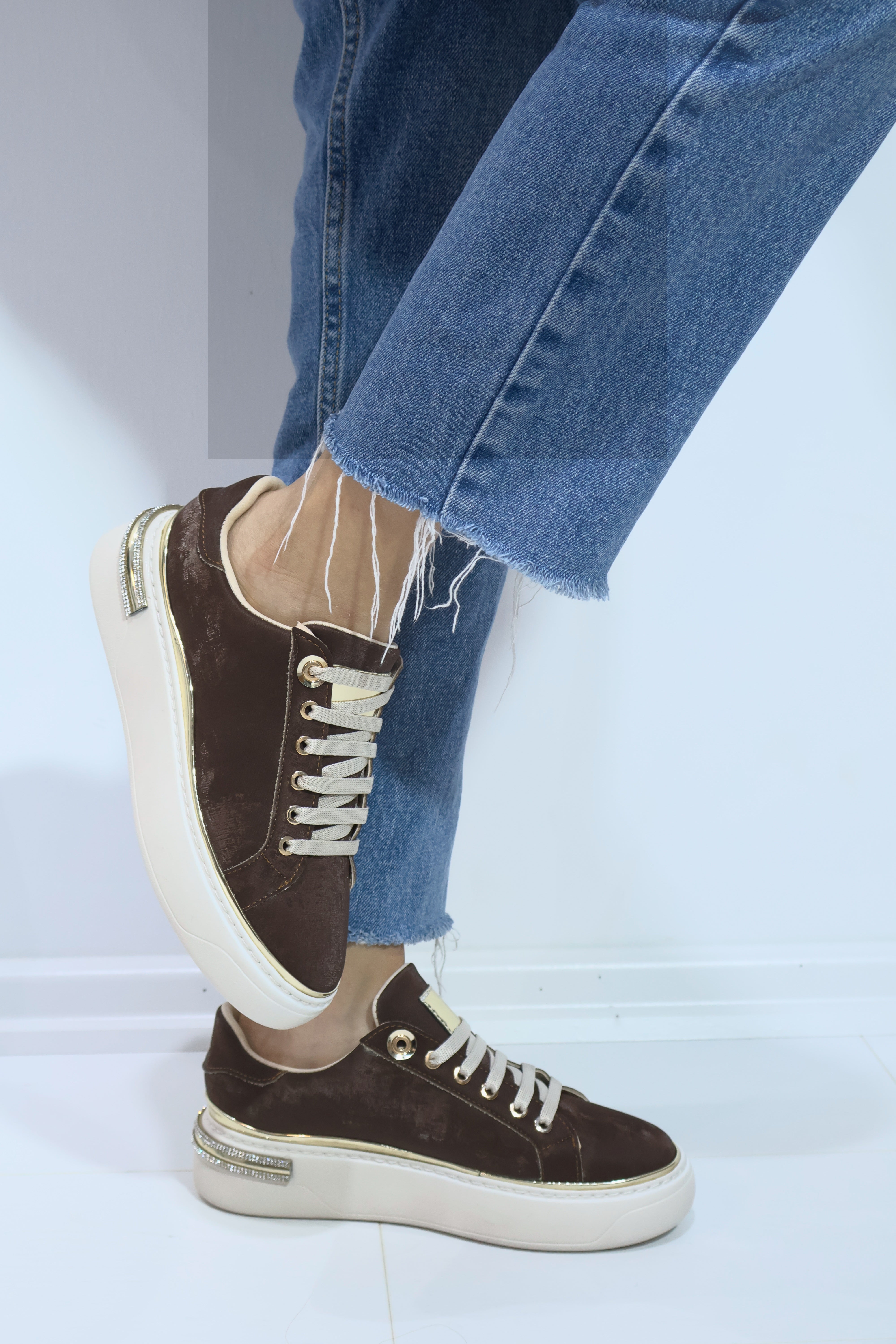 Kadın Süvet İnce Şerit Detaylı Spor Ayakkabı