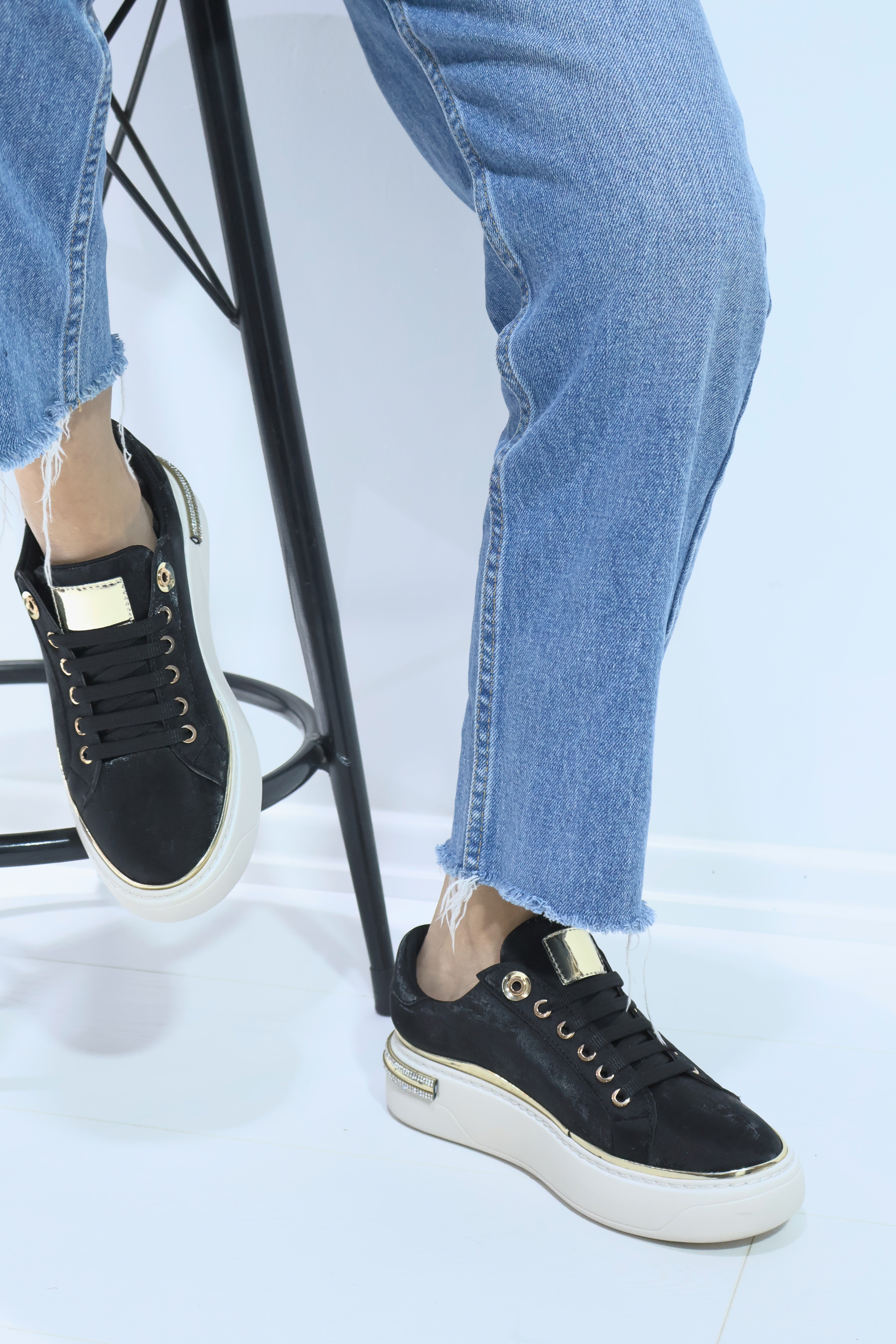 Kadın Süvet İnce Şerit Detaylı Spor Ayakkabı