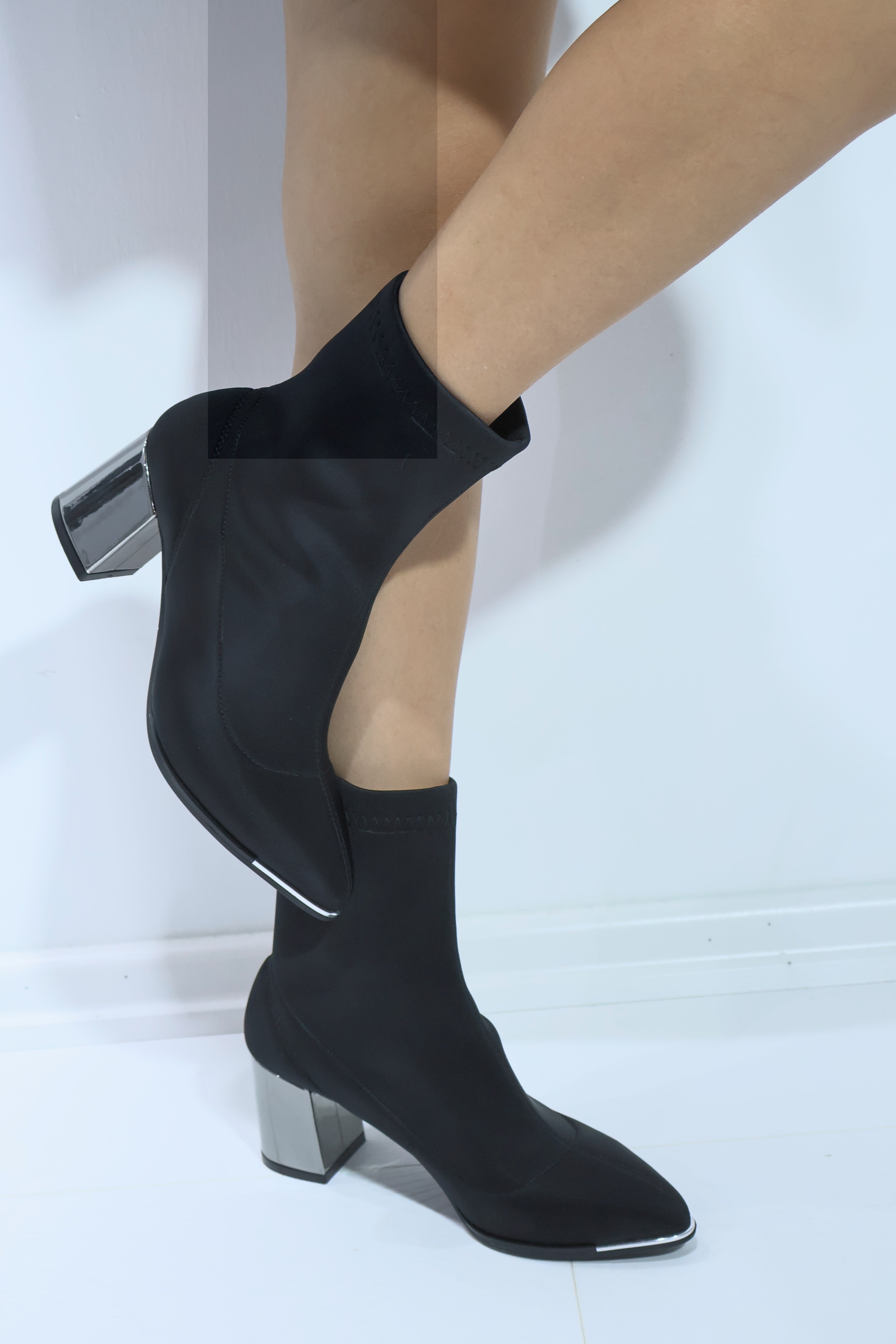 Reid Siyah Platin Topuk Streç Bot