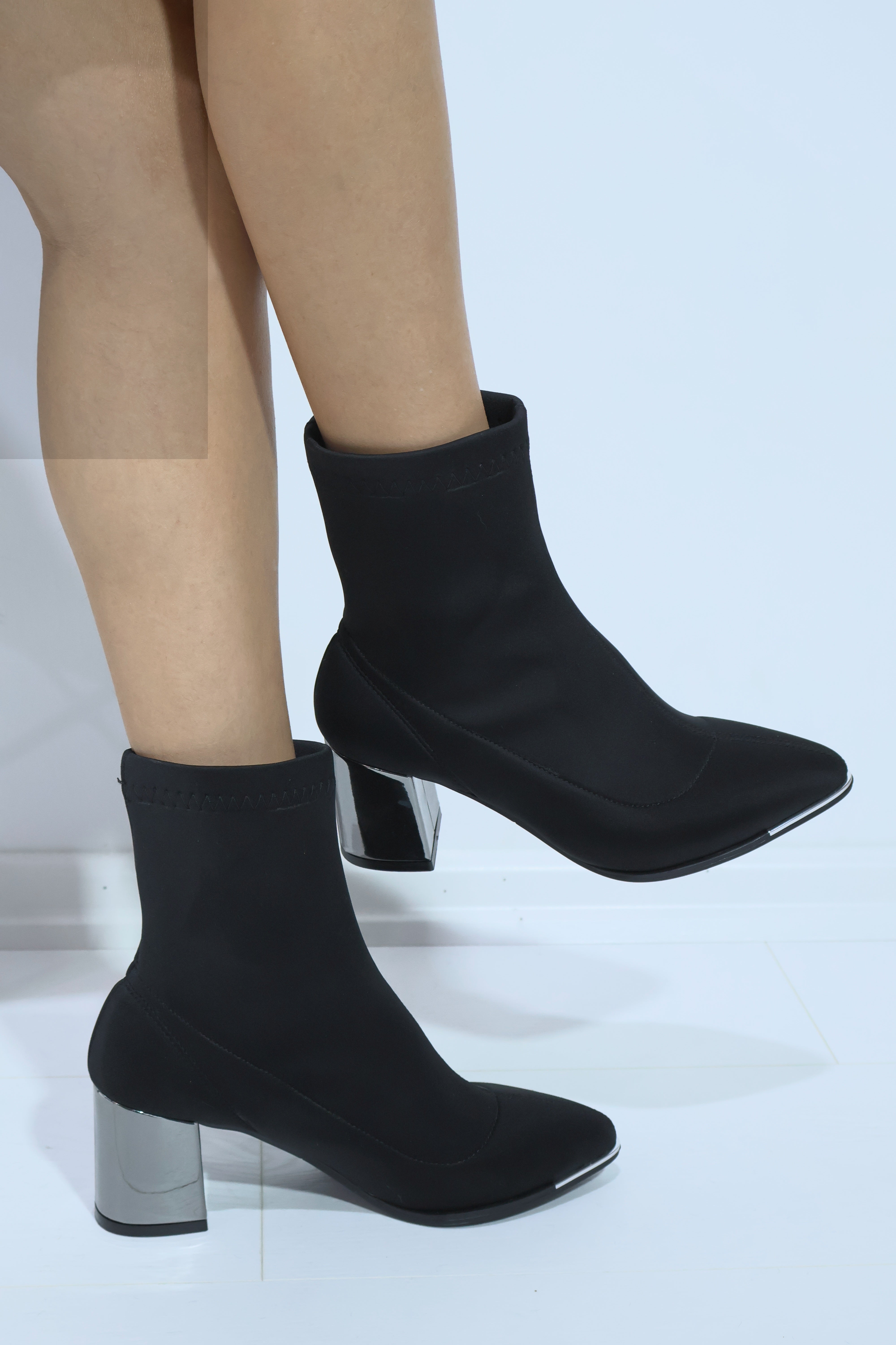 Reid Siyah Platin Topuk Streç Bot