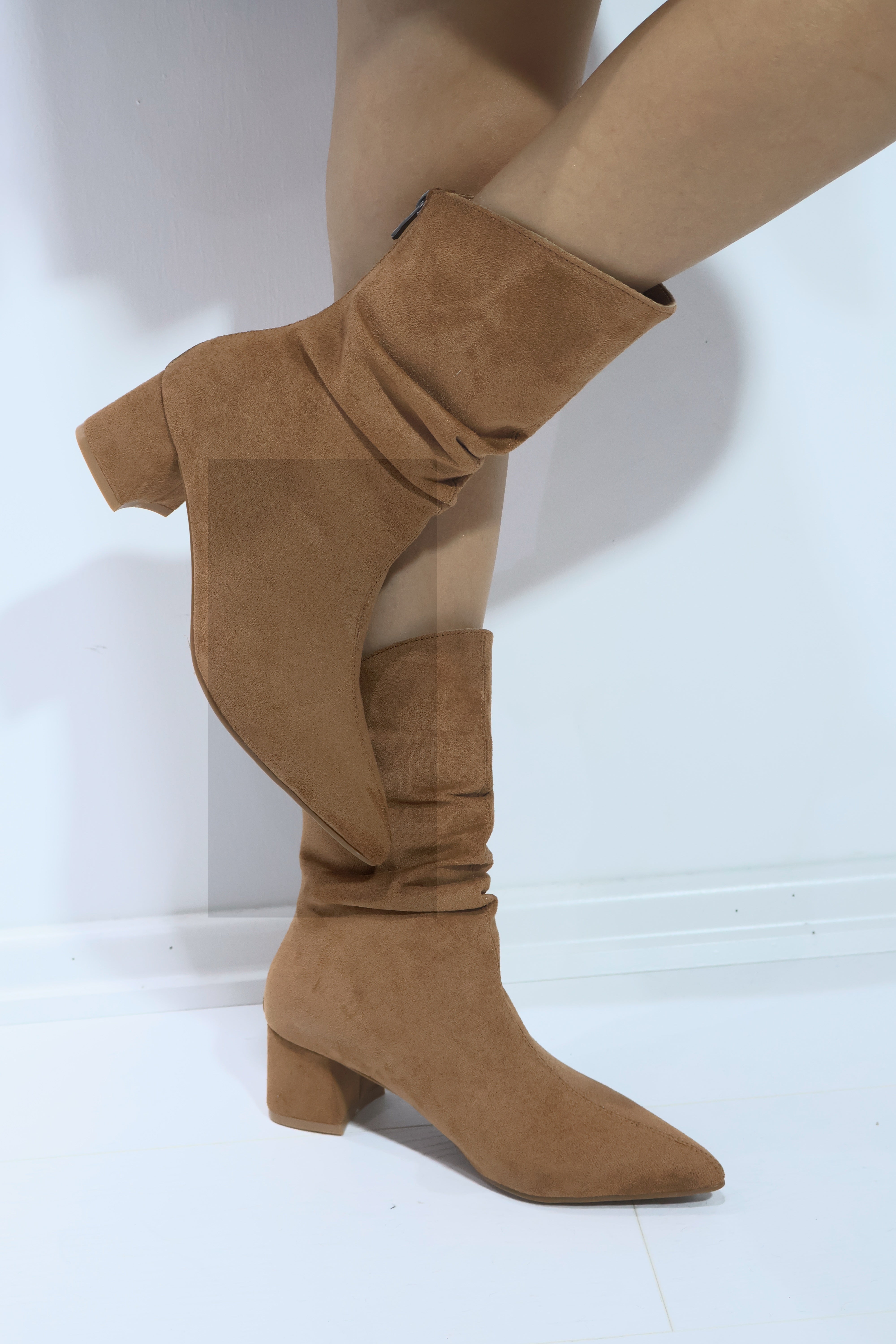 Arina Süet Büzgülü Kadın Topuklu Çizme