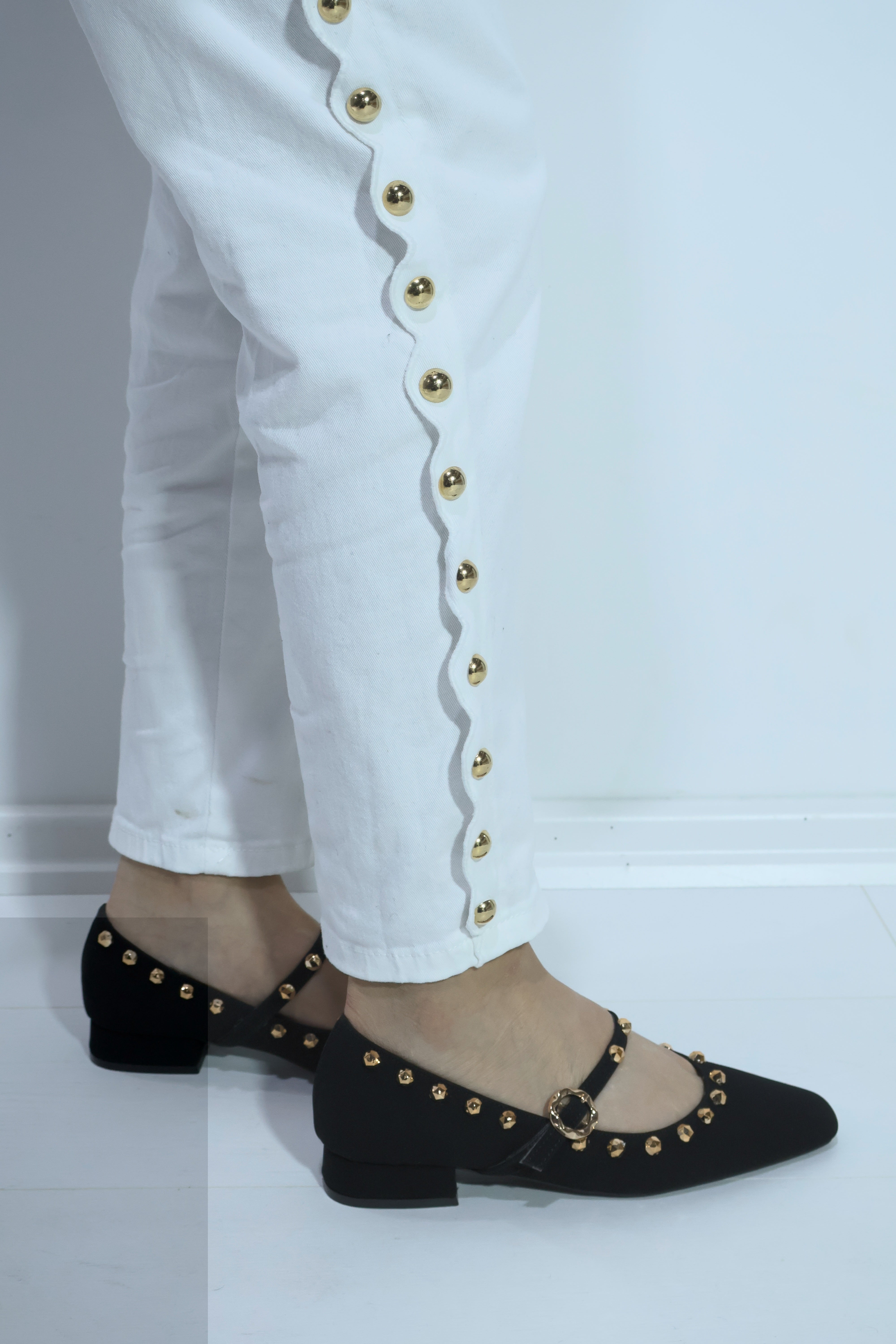 Aura Siyah Zımba Detay Süet Topuklu Babet