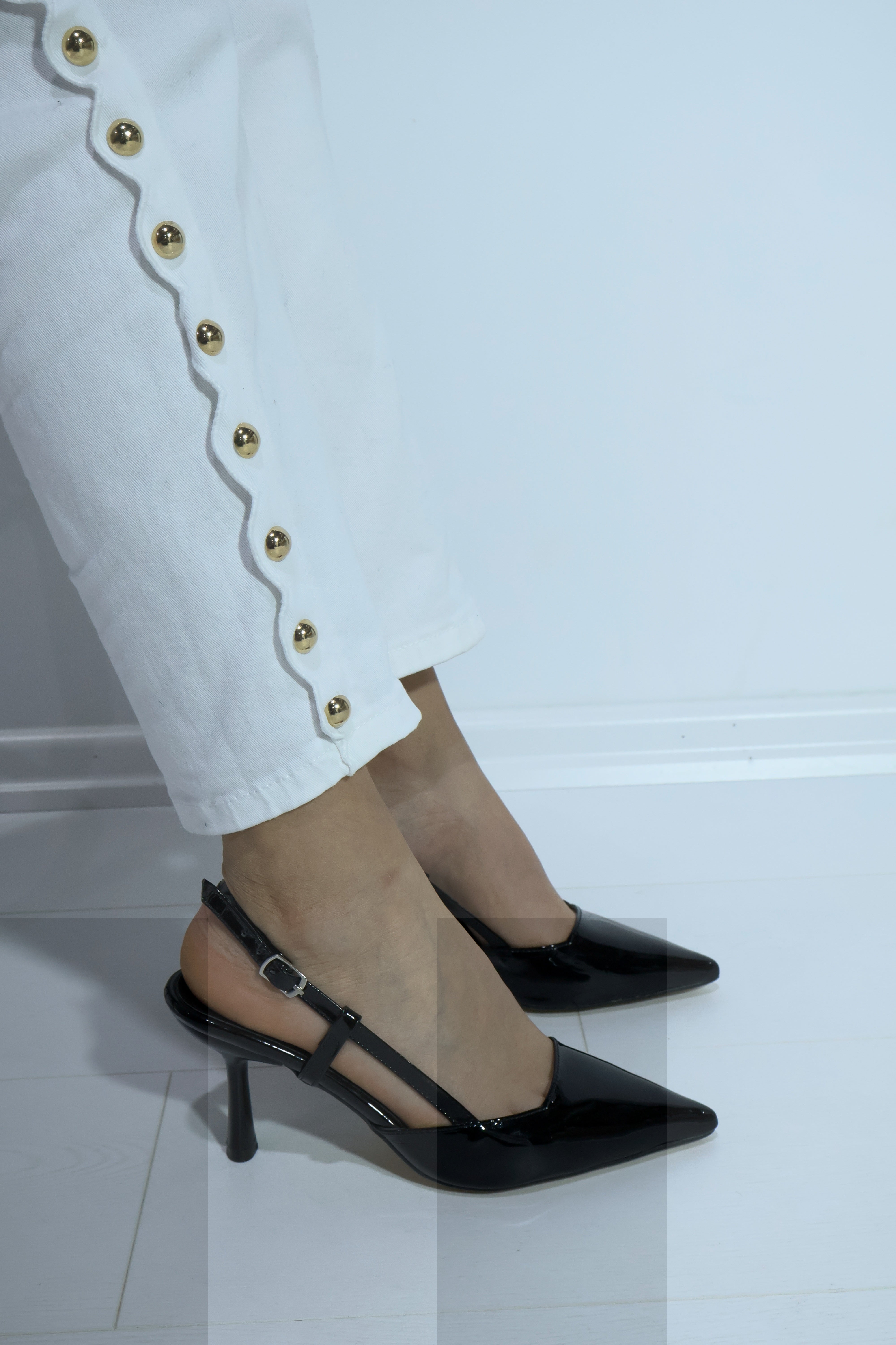 Sacha Siyah Ayna Arkası Açık Bantlı İnce Topuklu Stiletto