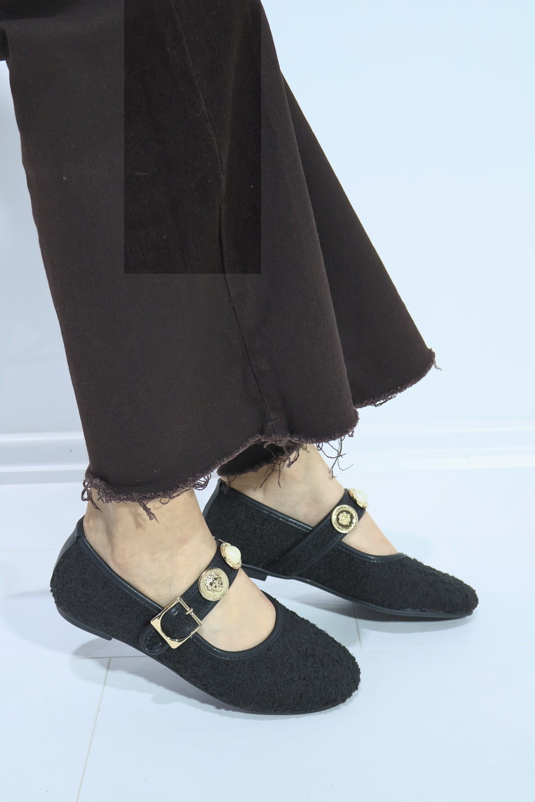 Neza Siyah Aksesuar Detay Kemerli Kadın Babet Ayakkabı