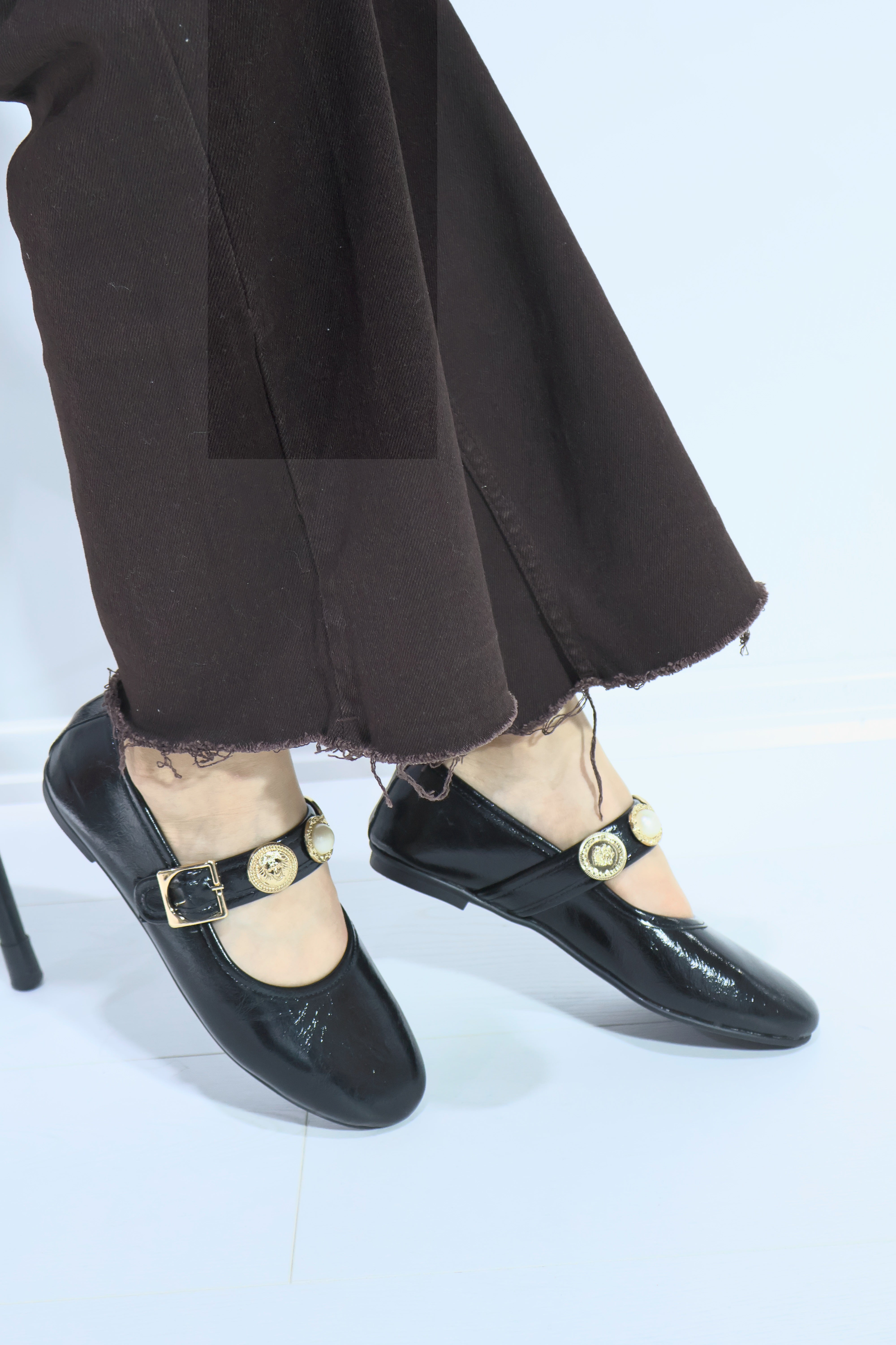 Neza Siyah Rugan Aksesuar Detay Kemerli Kadın Babet Ayakkabı