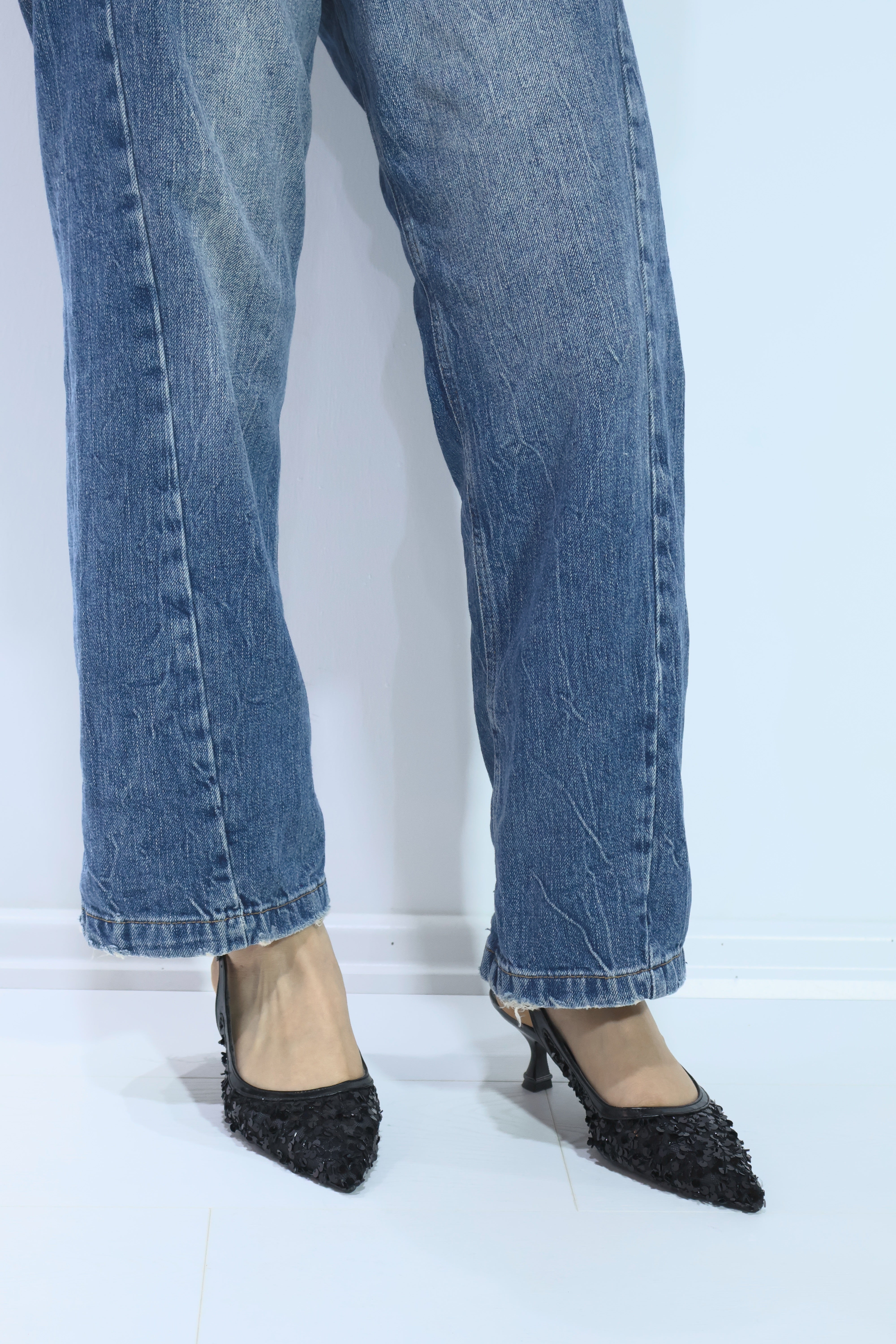 Kadın Sivri Burun Arkası Açık Pullu Topuklu Ayakkabı