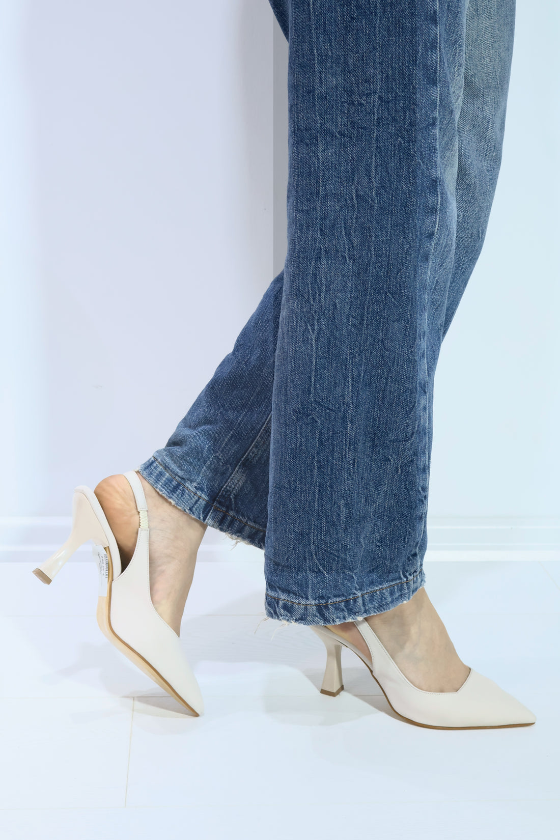 Zara Bej Mat Saten Sivri Burun Stiletto