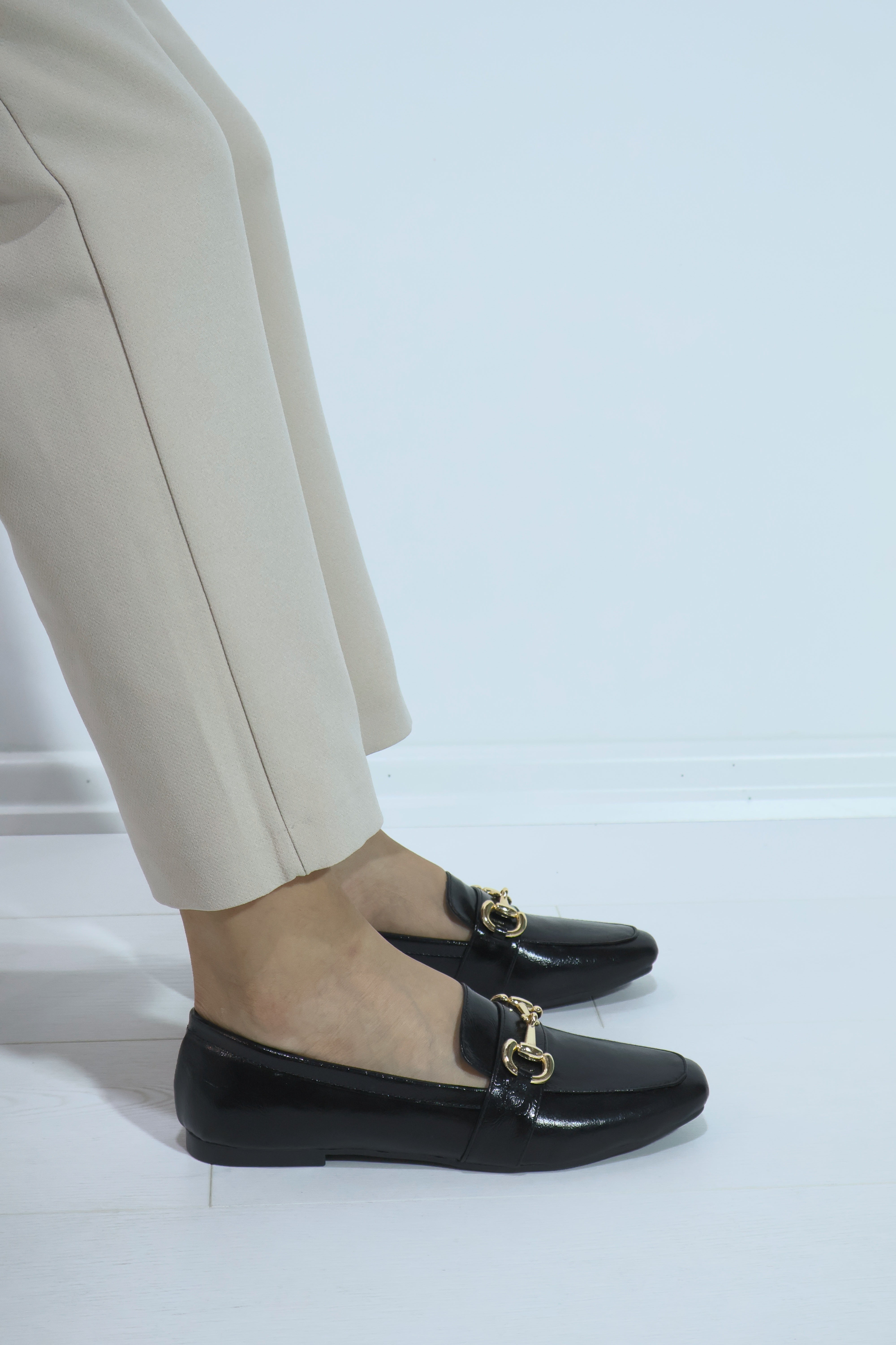 Leoni Kadın Siyah Zincir Toka Detaylı