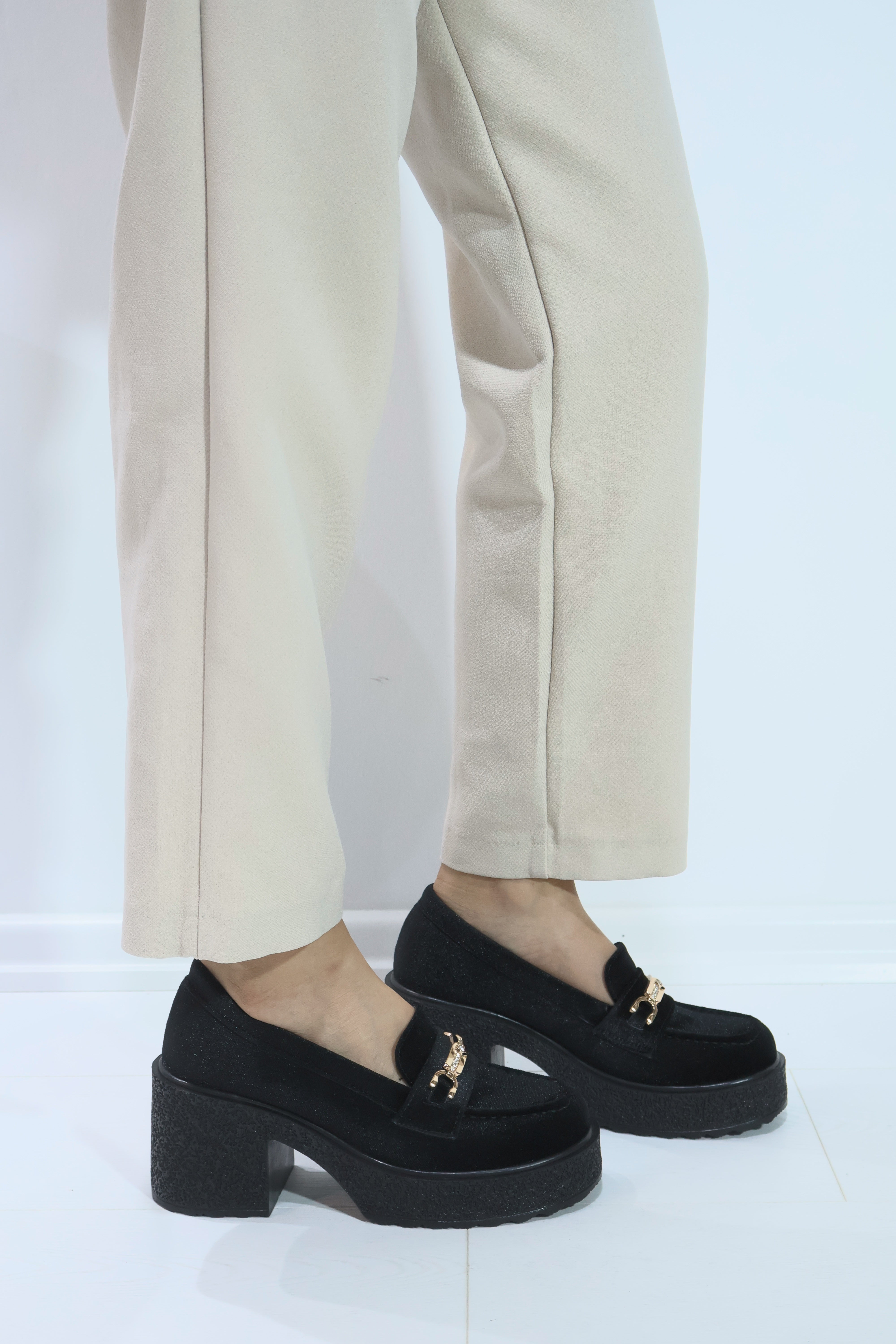 Chıcella Kadife Toka Detaylı Siyah Kadın Laofer