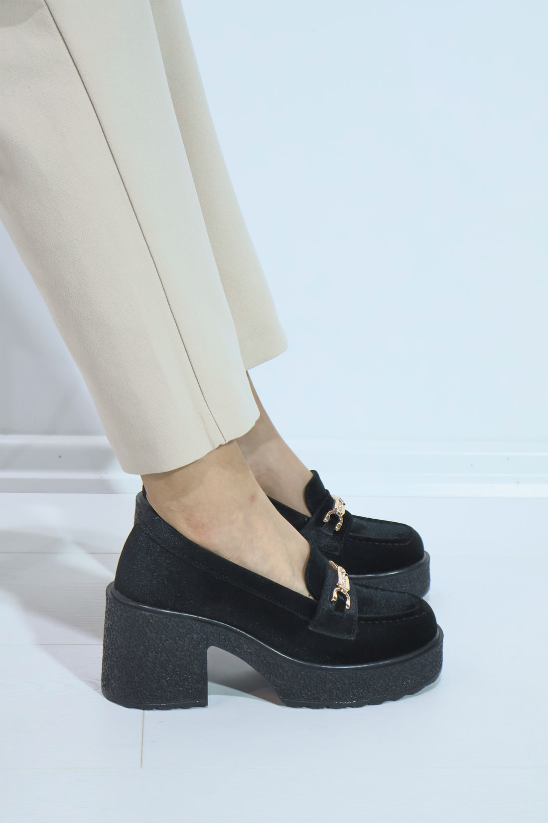 Chıcella Kadife Toka Detaylı Siyah Kadın Laofer