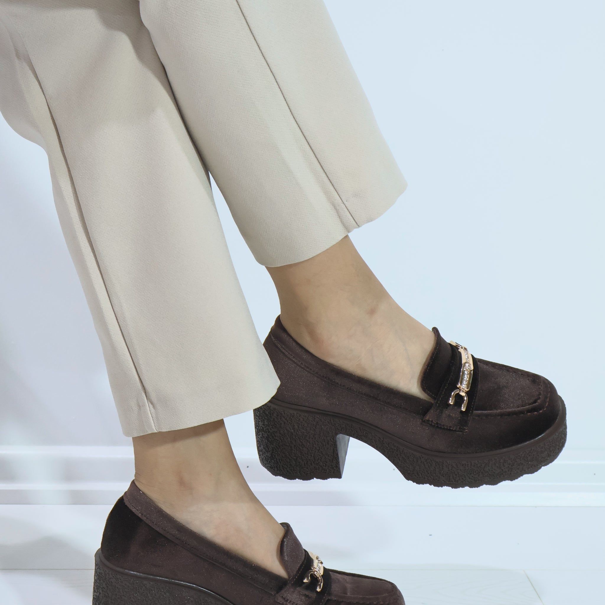 Toka Detaylı Süet Loafer