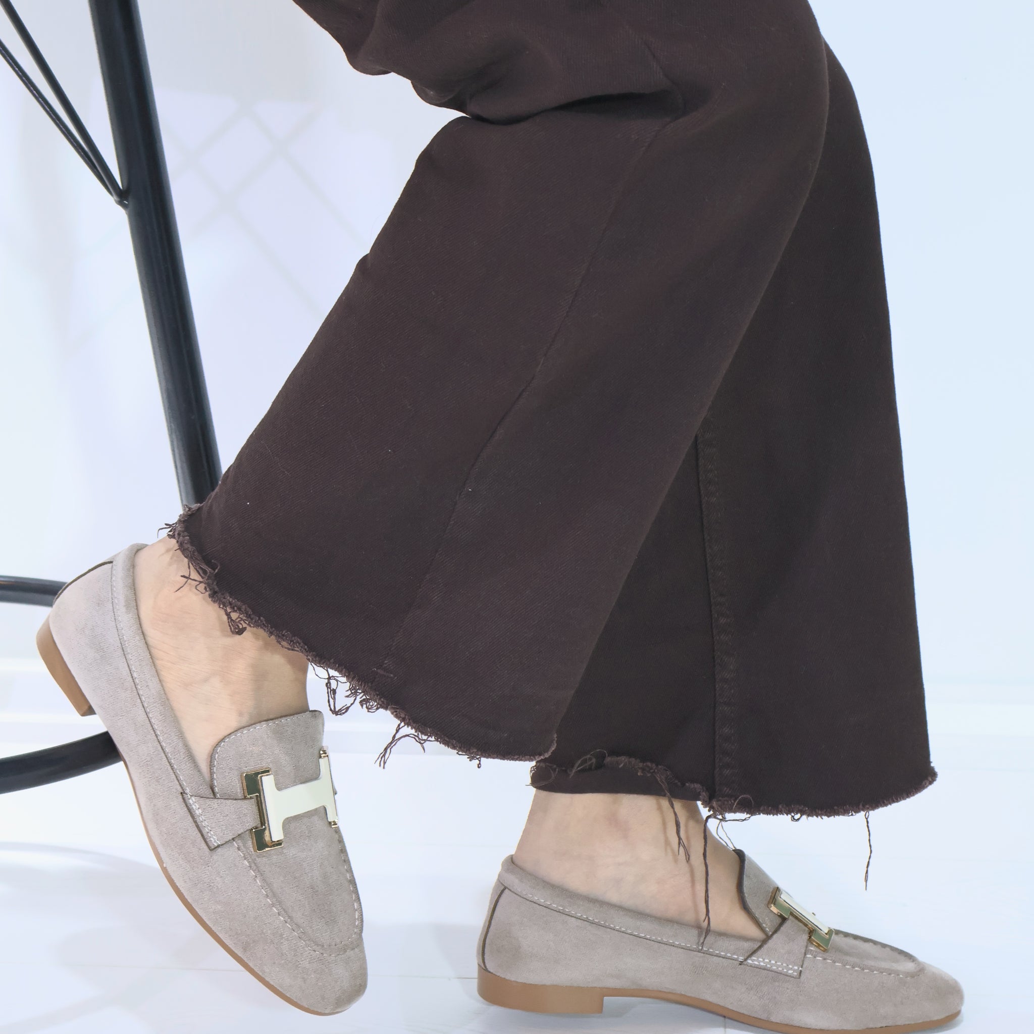 Toka Detaylı Süet Loafer