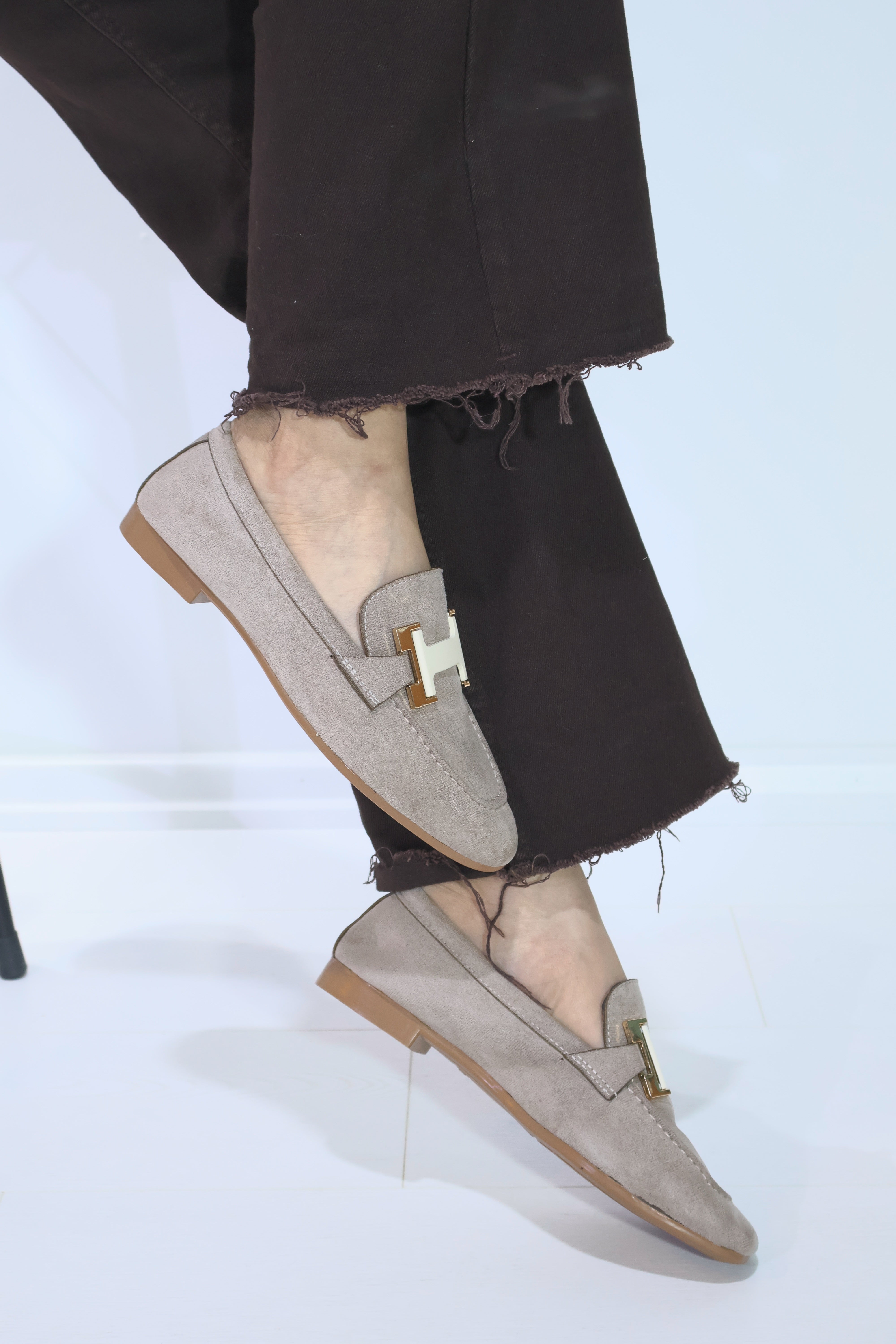 Toka Detaylı Süet Loafer