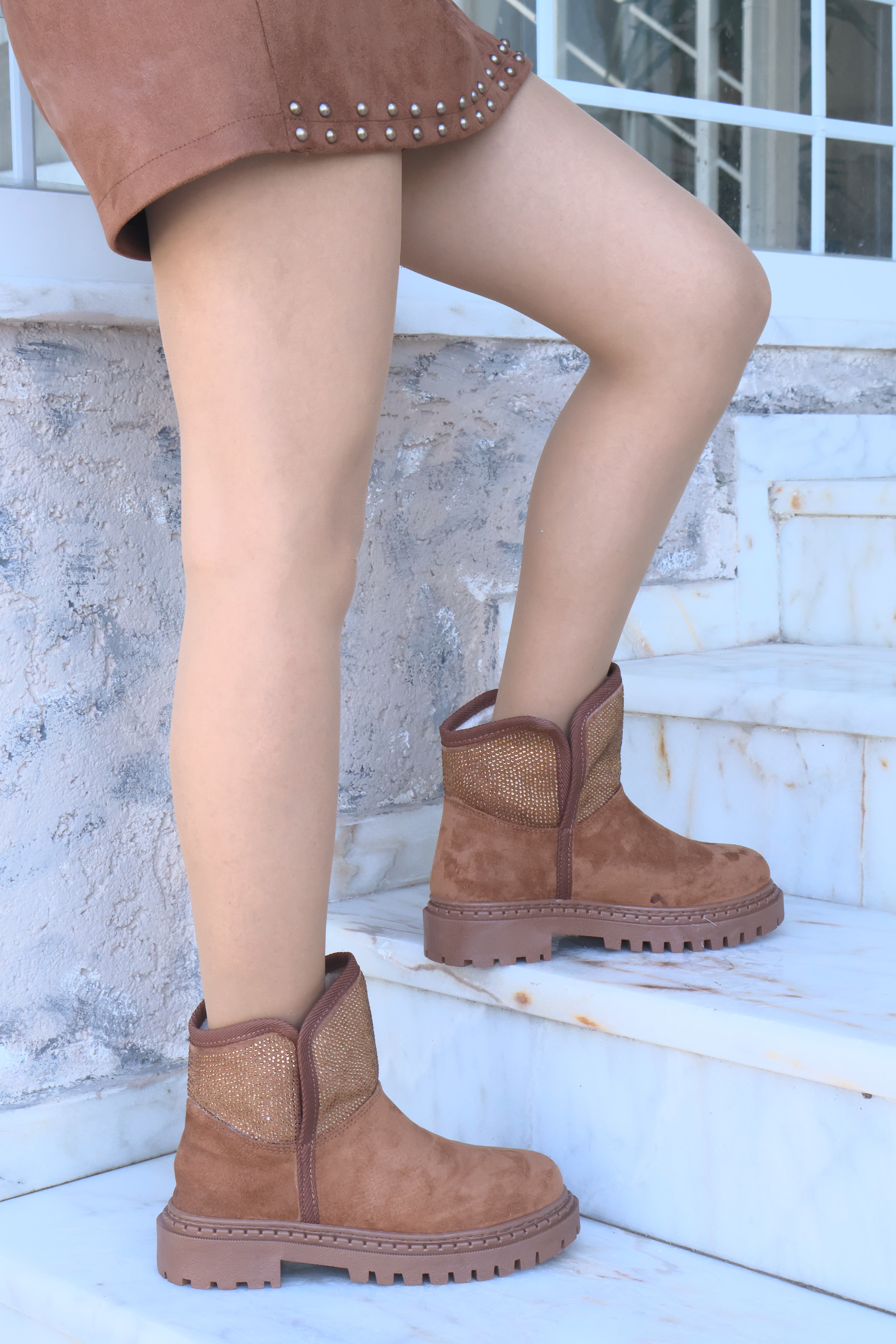 Adia Taba İçi Tüylü Taşlı Süet Postal Bot