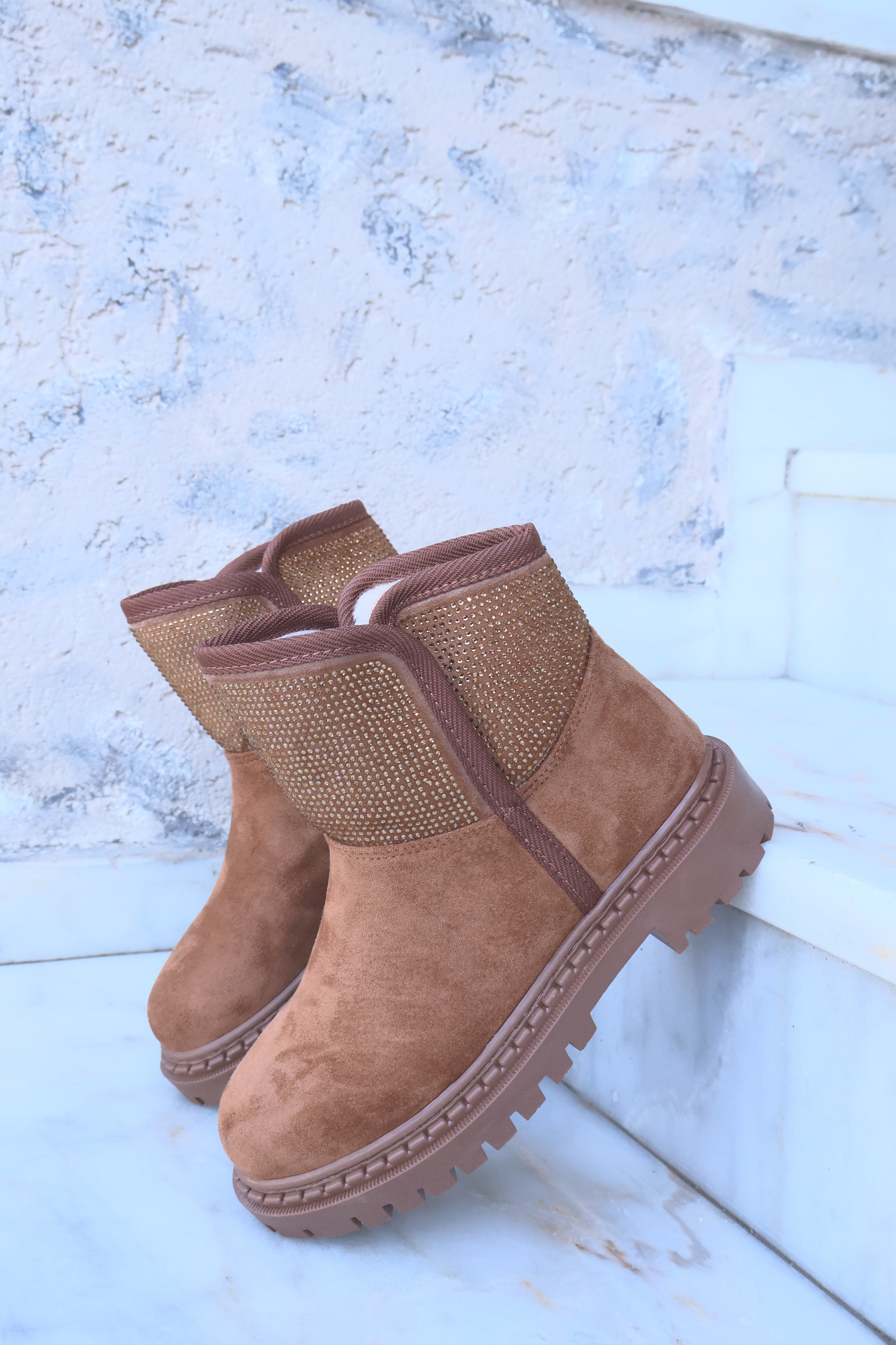 Adia Taba İçi Tüylü Taşlı Süet Postal Bot