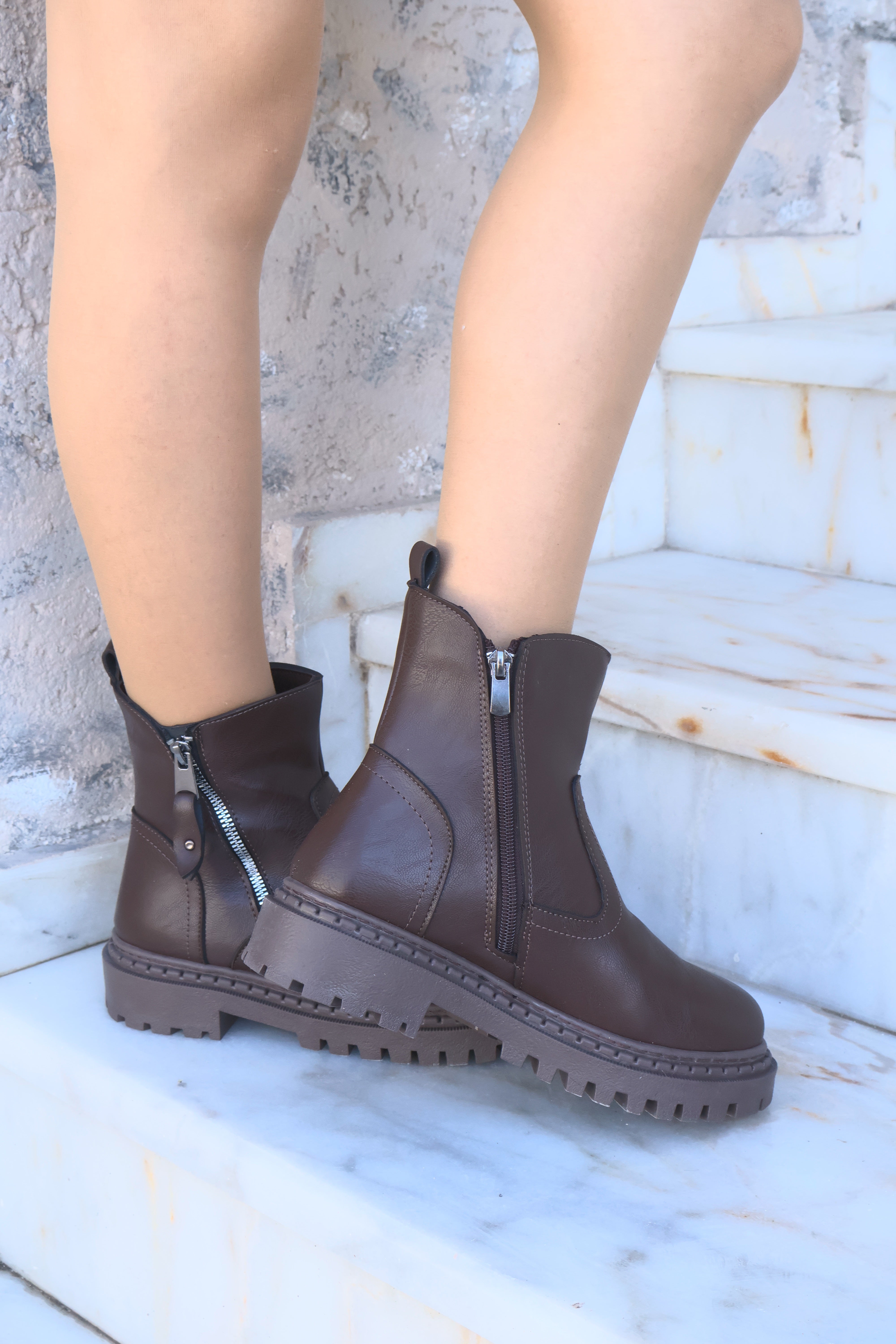 Castle Kahverengi Cilt Fermuar Detay Bot