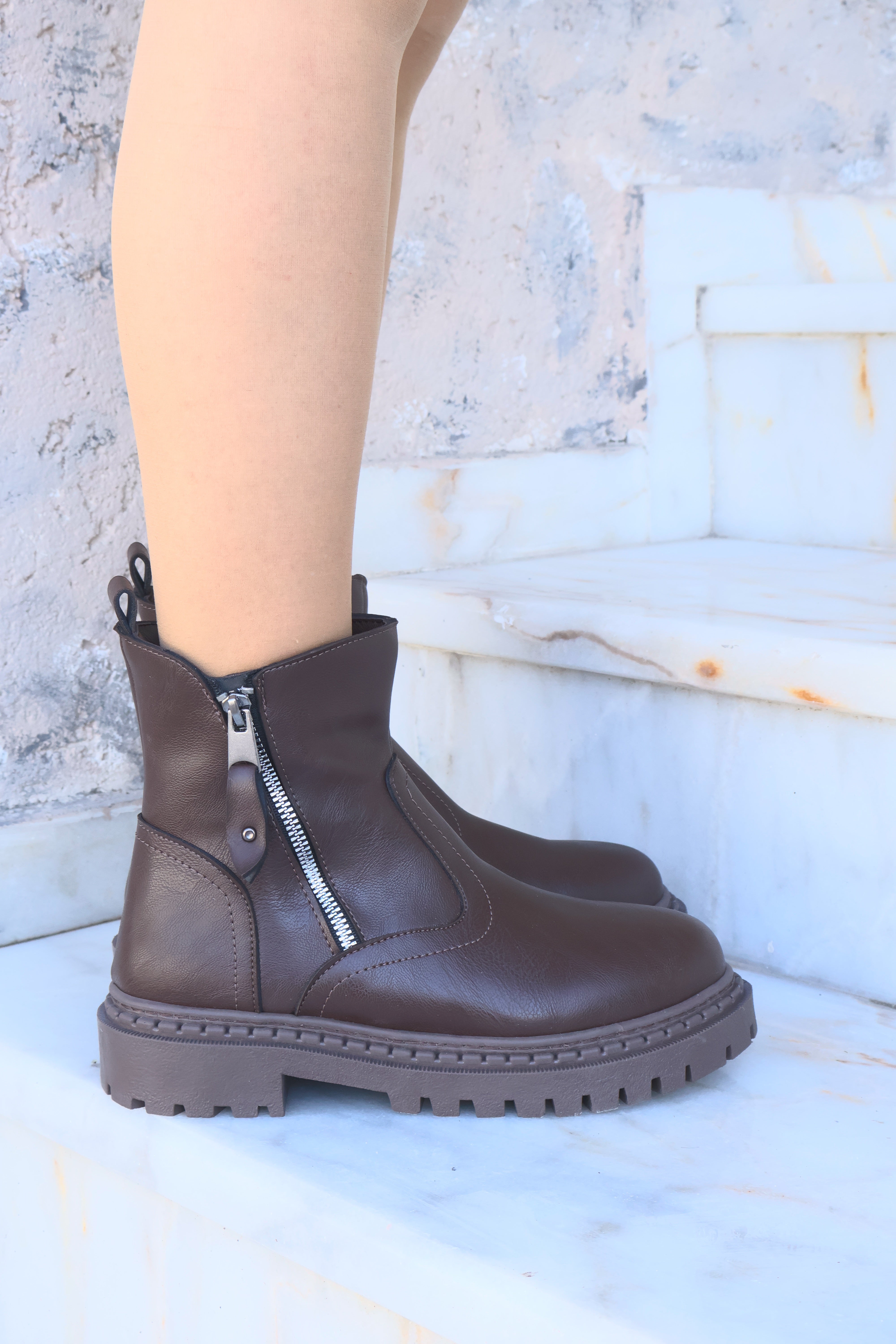 Castle Kahverengi Cilt Fermuar Detay Bot