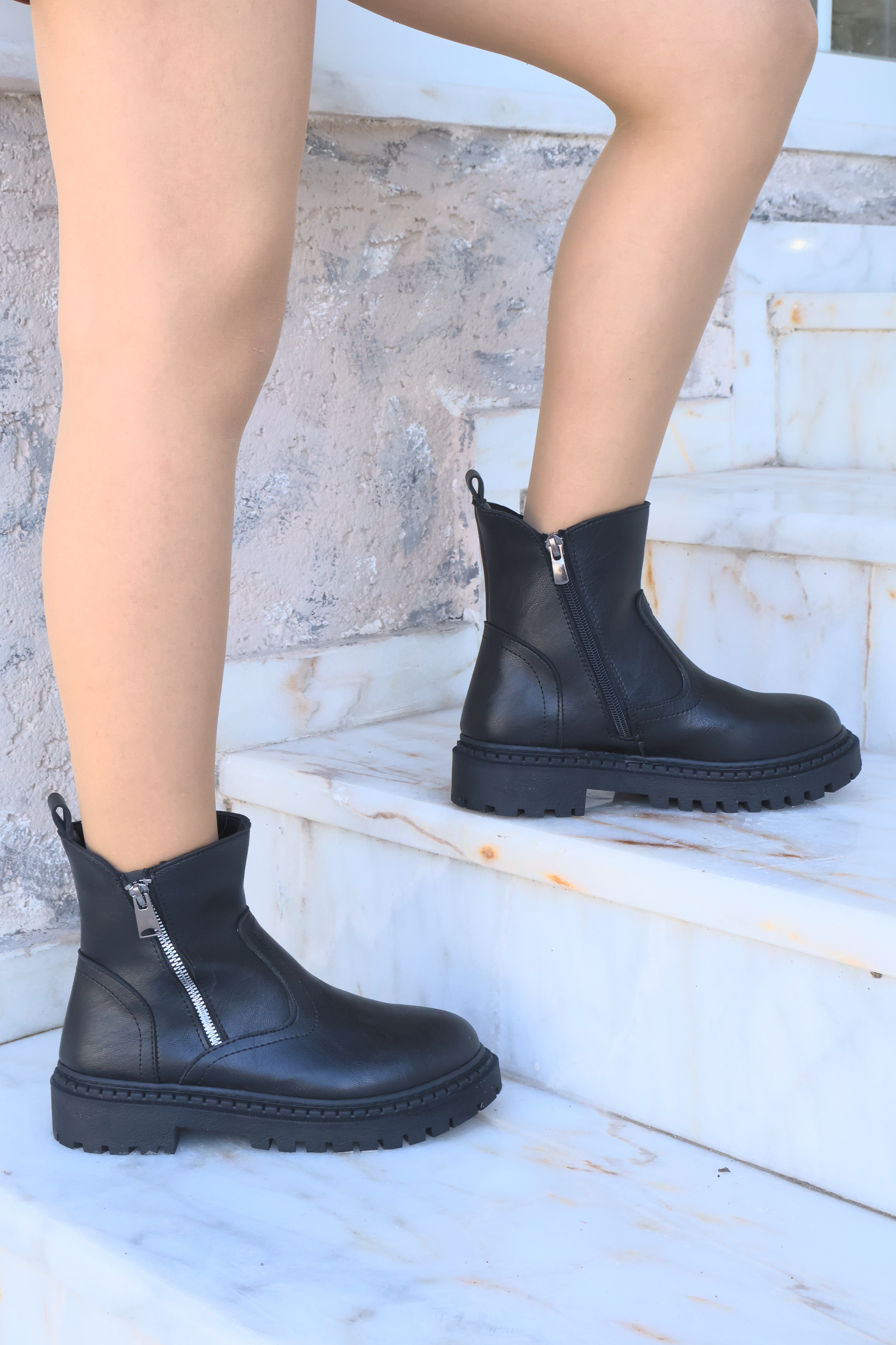 Castle Siyah Cilt Fermuar Detay Bot