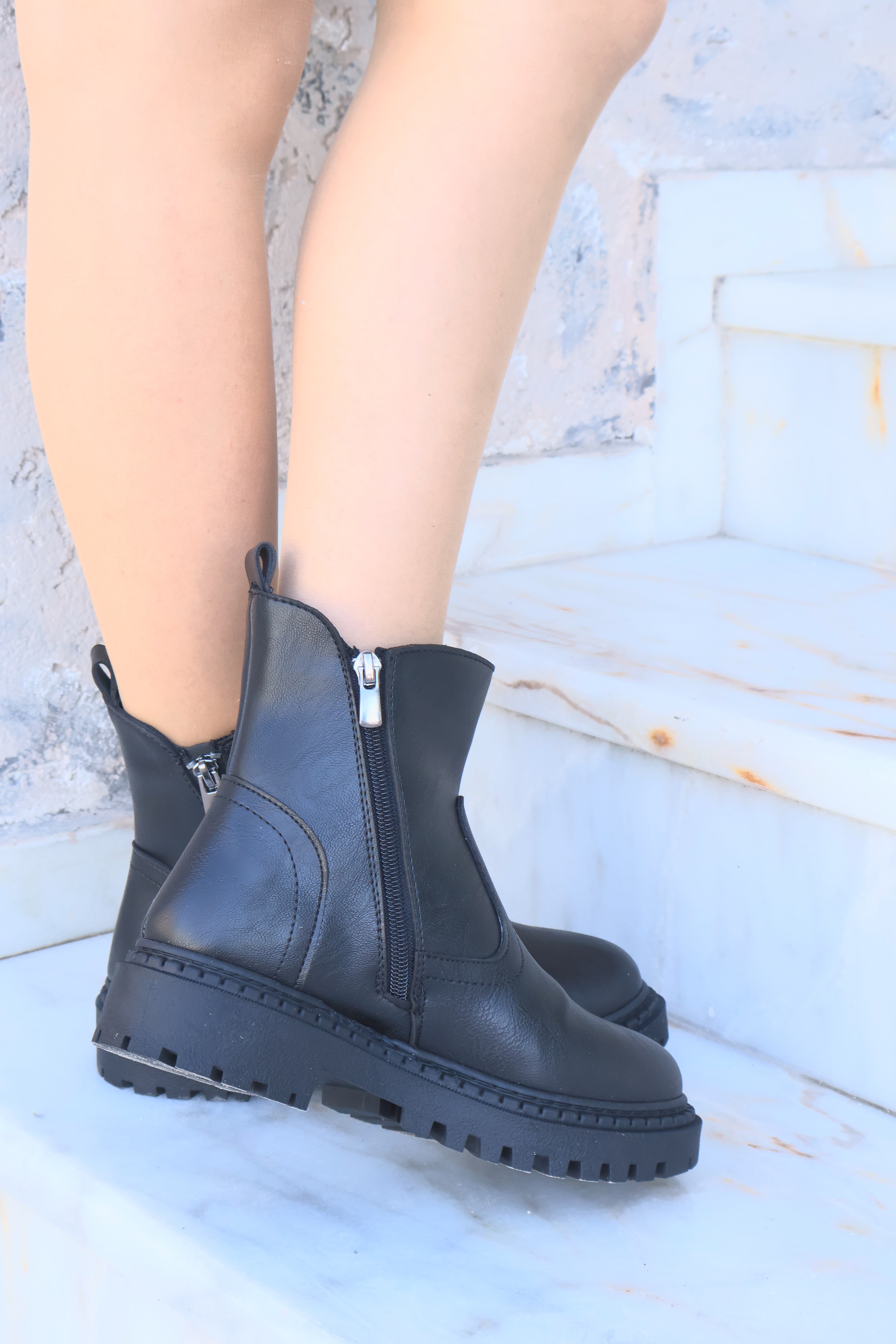 Castle Siyah Cilt Fermuar Detay Bot